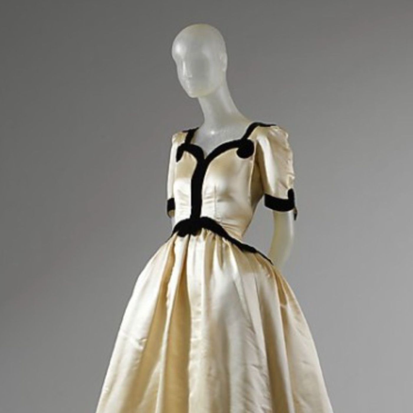 El número 10 de la Avenida Jorge V El número 10 de la Avenida Jorge V