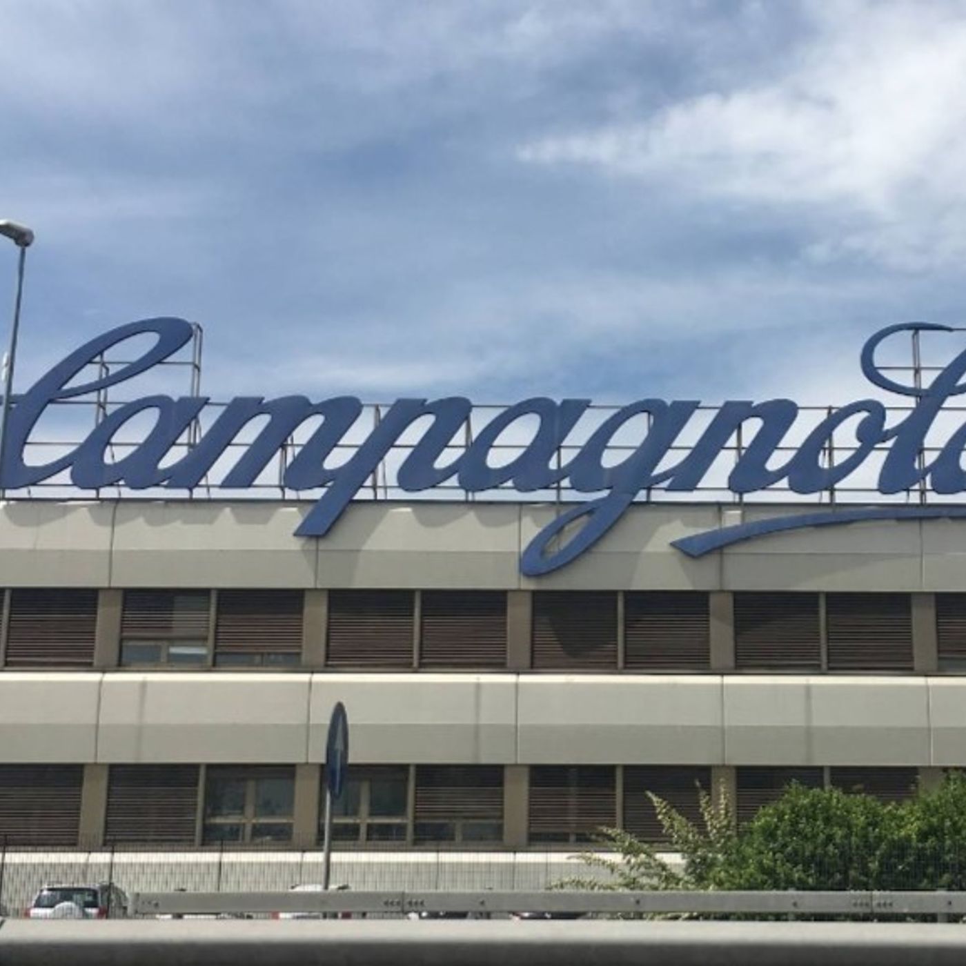 Allarme per la Campagnolo: annunciato il taglio di quattro dipendenti su dieci