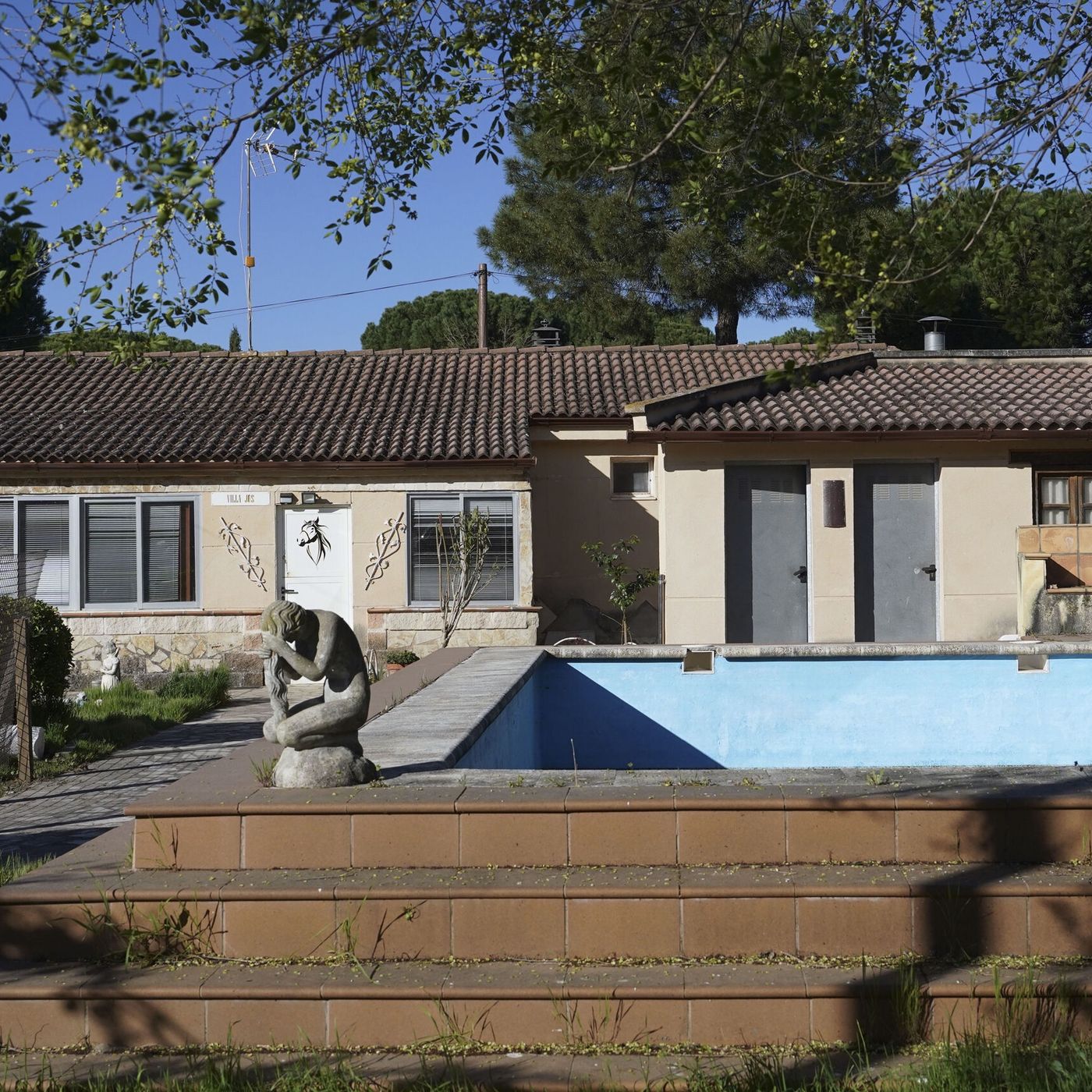 Sucesos: Los investigadores analizan unas marcas en los botones y botas de Esther López