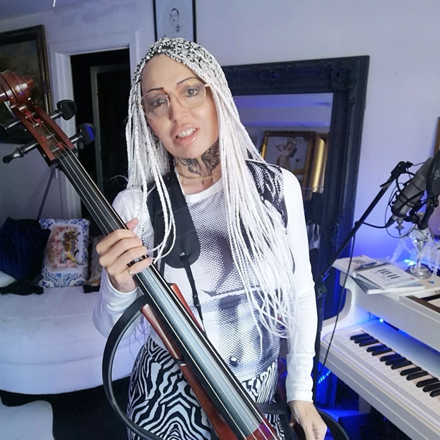 Free headache cure ringtone alarm #rifevibes with Sarnia de la Mare FRSA