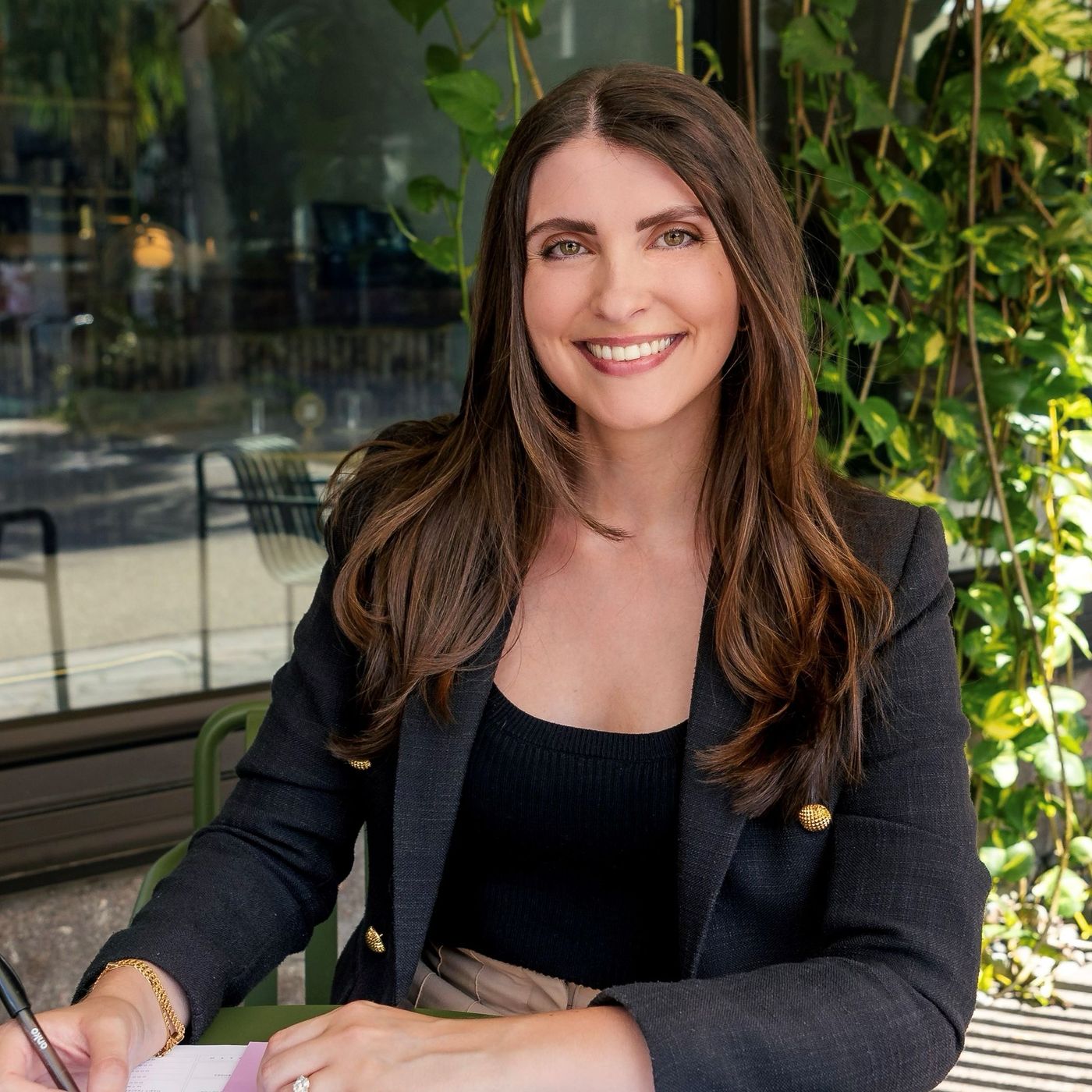 118: Téa Angelos shares how smart women invest for their future episode artwork