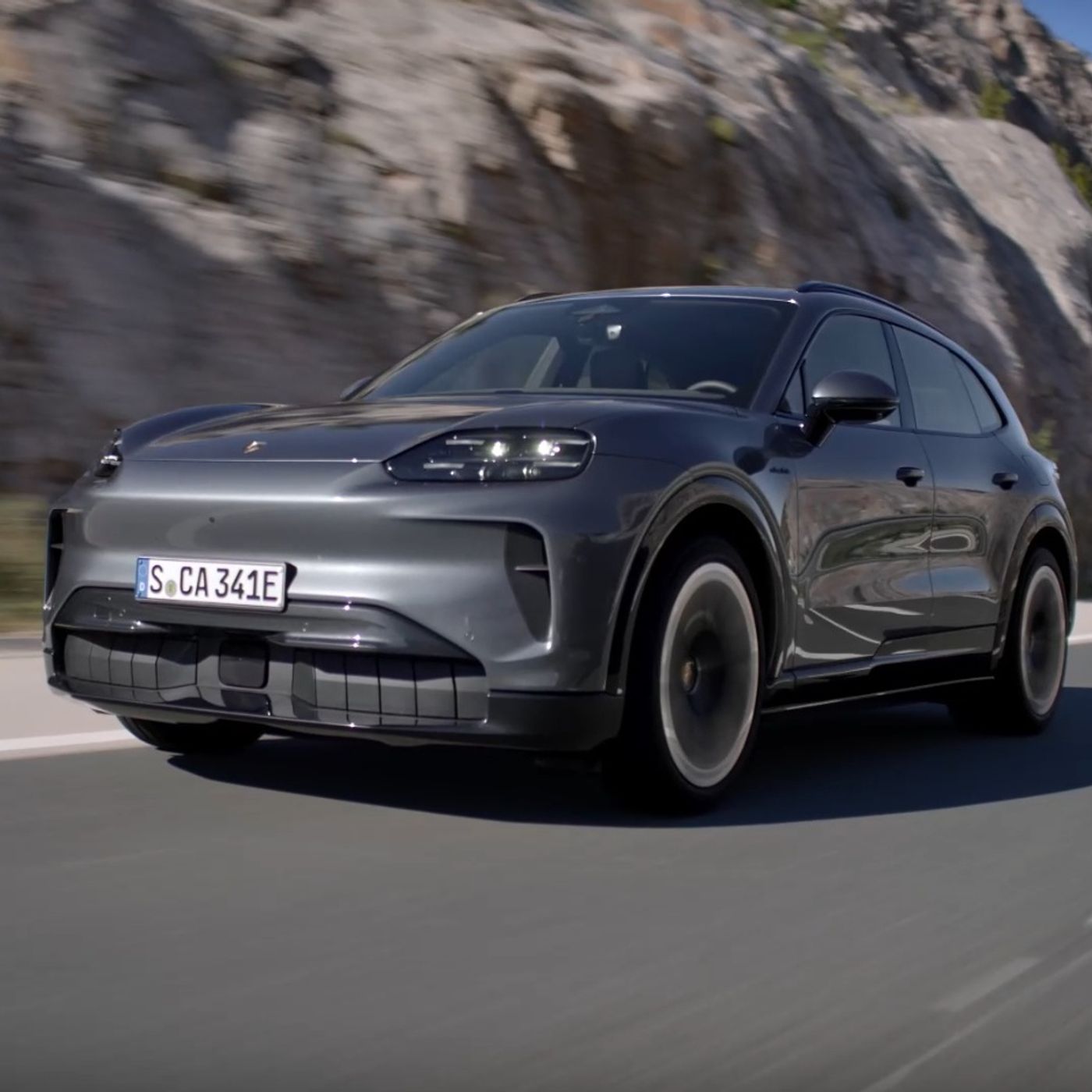 Porsche Cayenne Electric - Il SUV elettrico tra sportività e autonomia