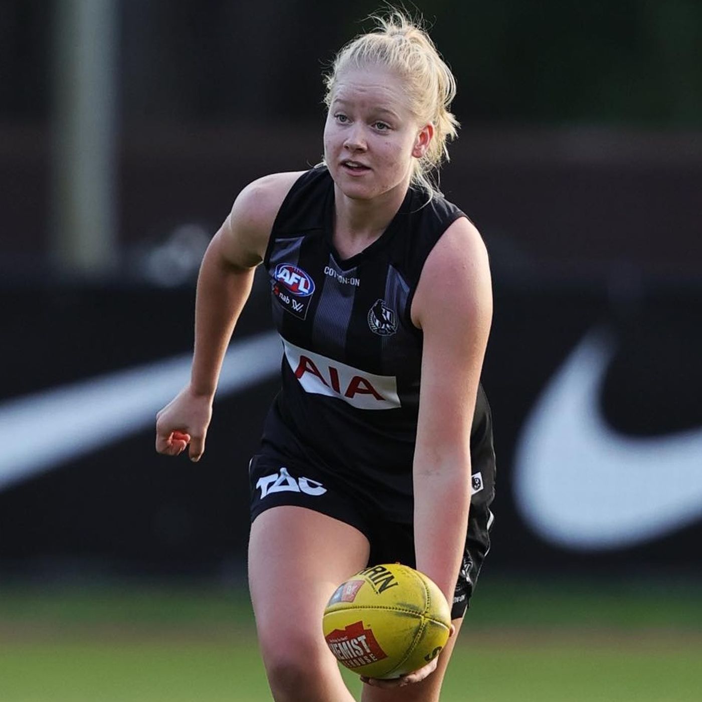 Collingwood AFLW star Lauren Butler appears on the Flow Friday Sports Show to discuss the Pies' successful season so far episode artwork