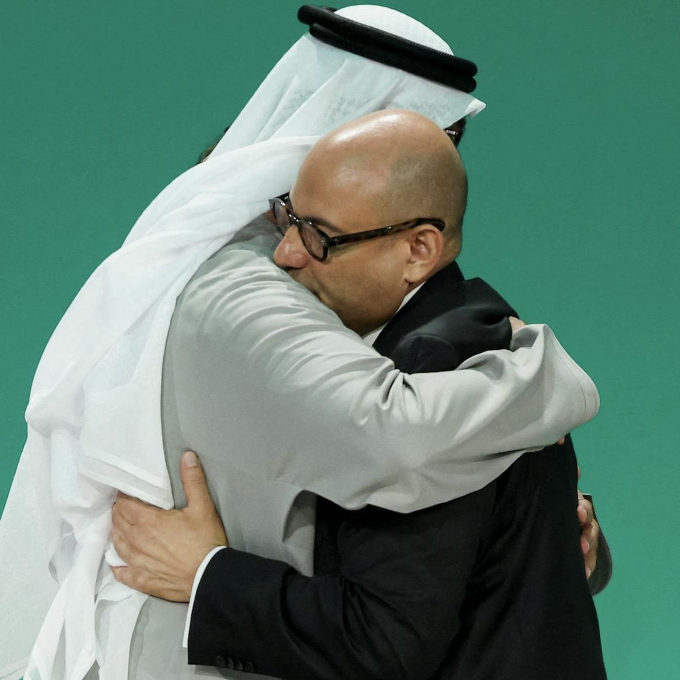 UN climate deal, Zelenskiy sidelined, Hungary's hardline and Sunak survives