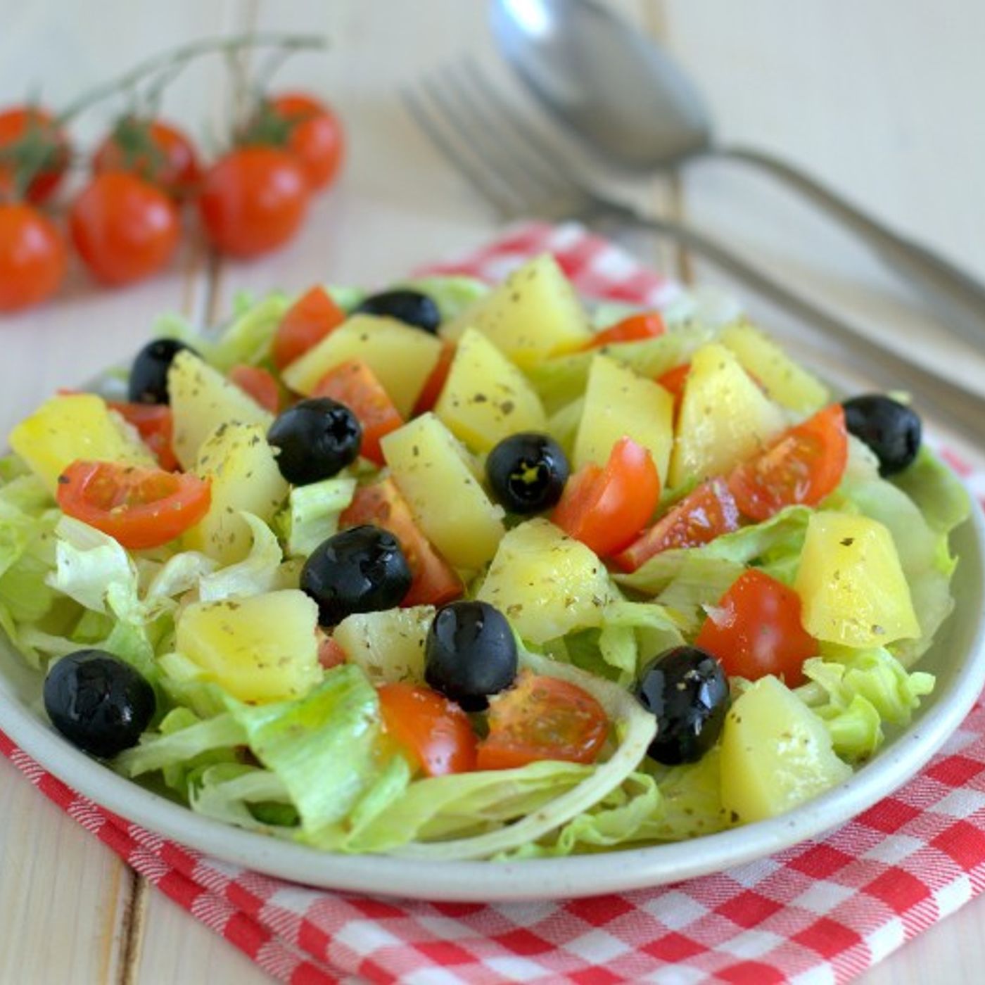 Insalata di patate alla napoletana episode artwork