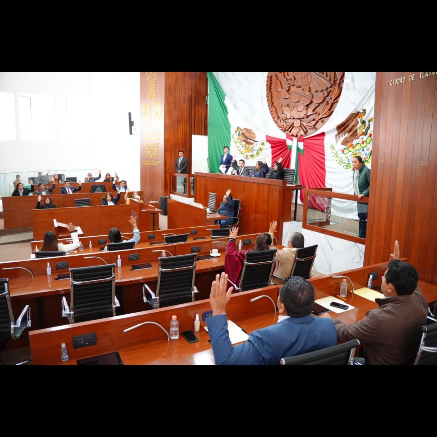 CONGRESO DE TLAXCALA EXHORTA A LOS 60 AYUNTAMIENTOS A ARMONIZAR SUS REGLAMENTOS DE BIENESTAR ANIMAL Y MOVILIDAD 🏛️🚗🐶