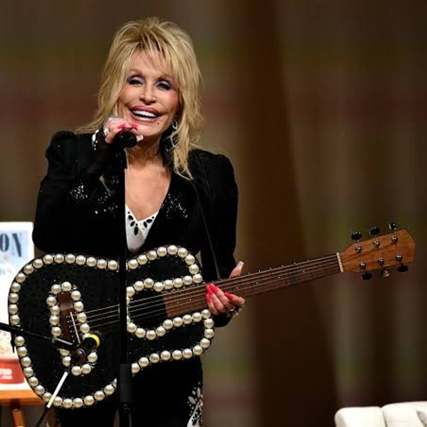 Canadian country artist tearfully recounts Dolly Partons impact episode artwork