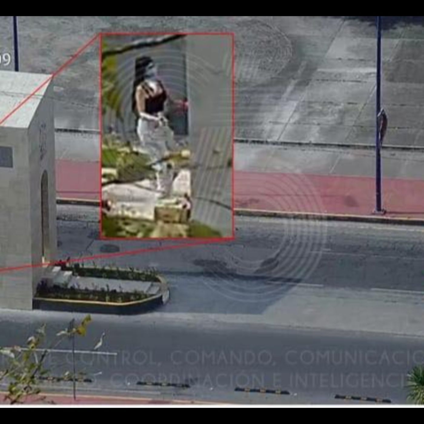 A 24 DÍAS DE INAUGURADA, VANDALIZAN LA CÁPSULA DEL TIEMPO EN TLAXCALA; AUTORIDADES IDENTIFICAN A CINCO JÓVENES 😠🚨📹