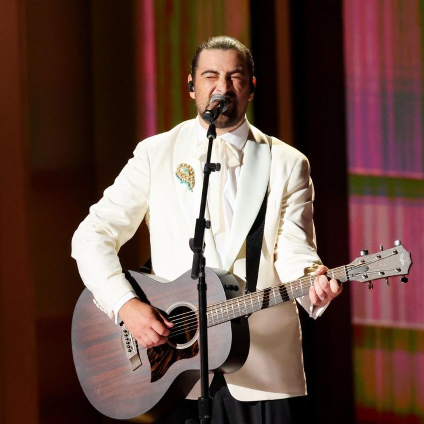 Noah Kahan Offers a ‘Bridge Over Troubled Water’ for Tearful ‘In Memoriam’ Segment at 2026 Emmys episode artwork