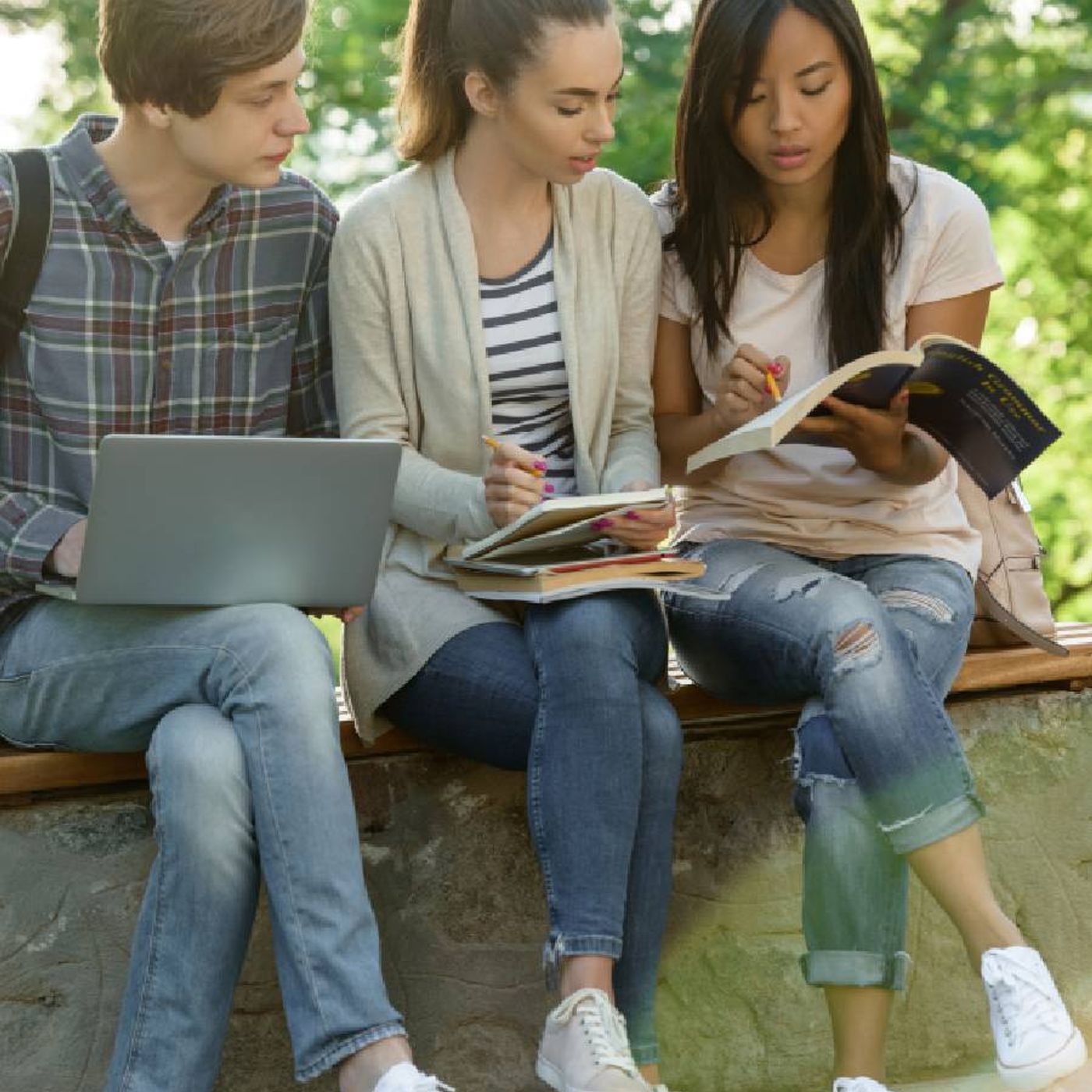 College Study Group vs Study Apps Which Helps More