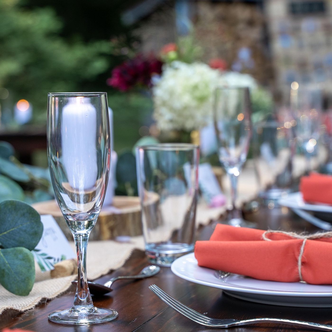 Copertina di Invitati al banchetto