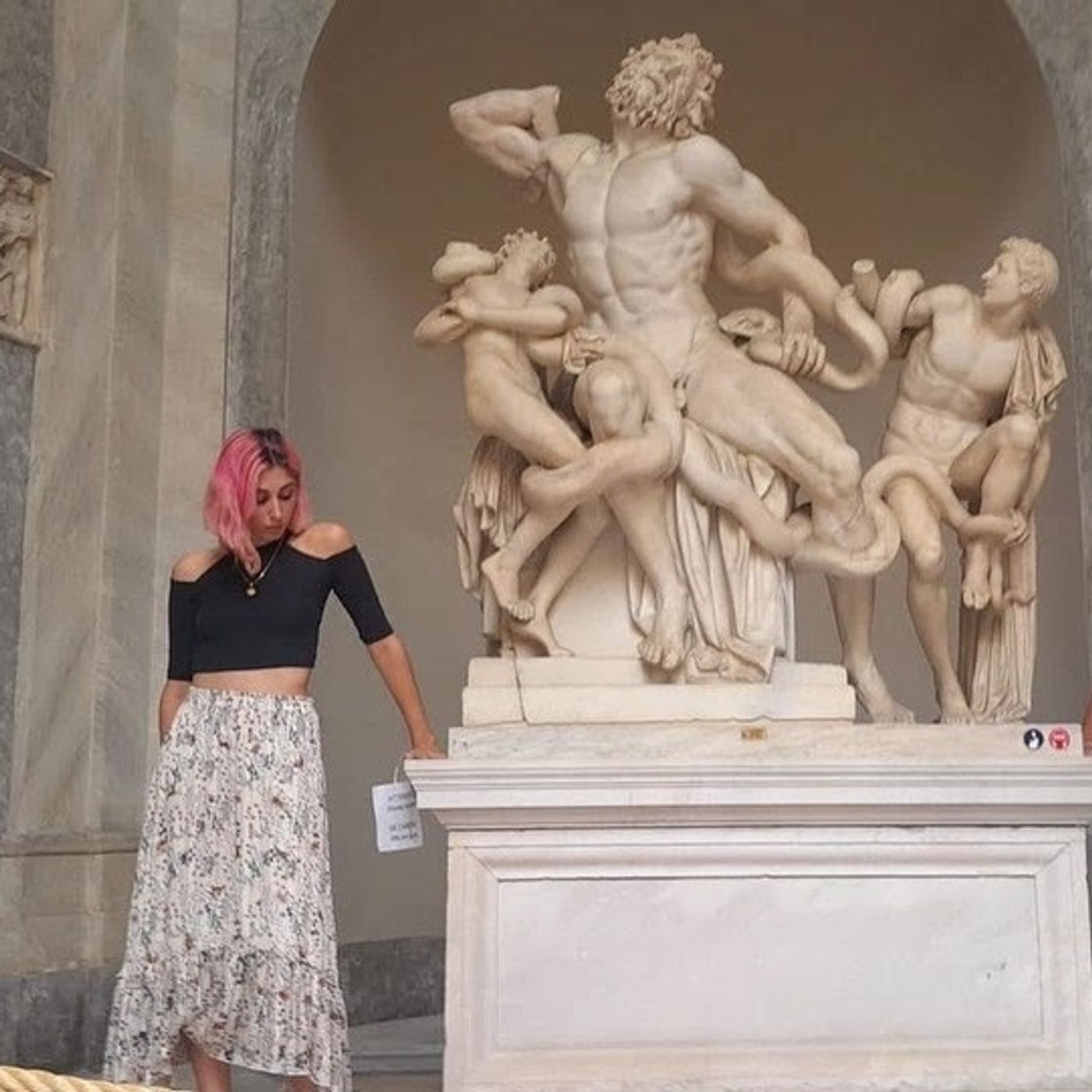 #308 Sveja Nel giorno del funerale della Banana Republic, Roma diventa ogni giorno una città tropicale episode artwork