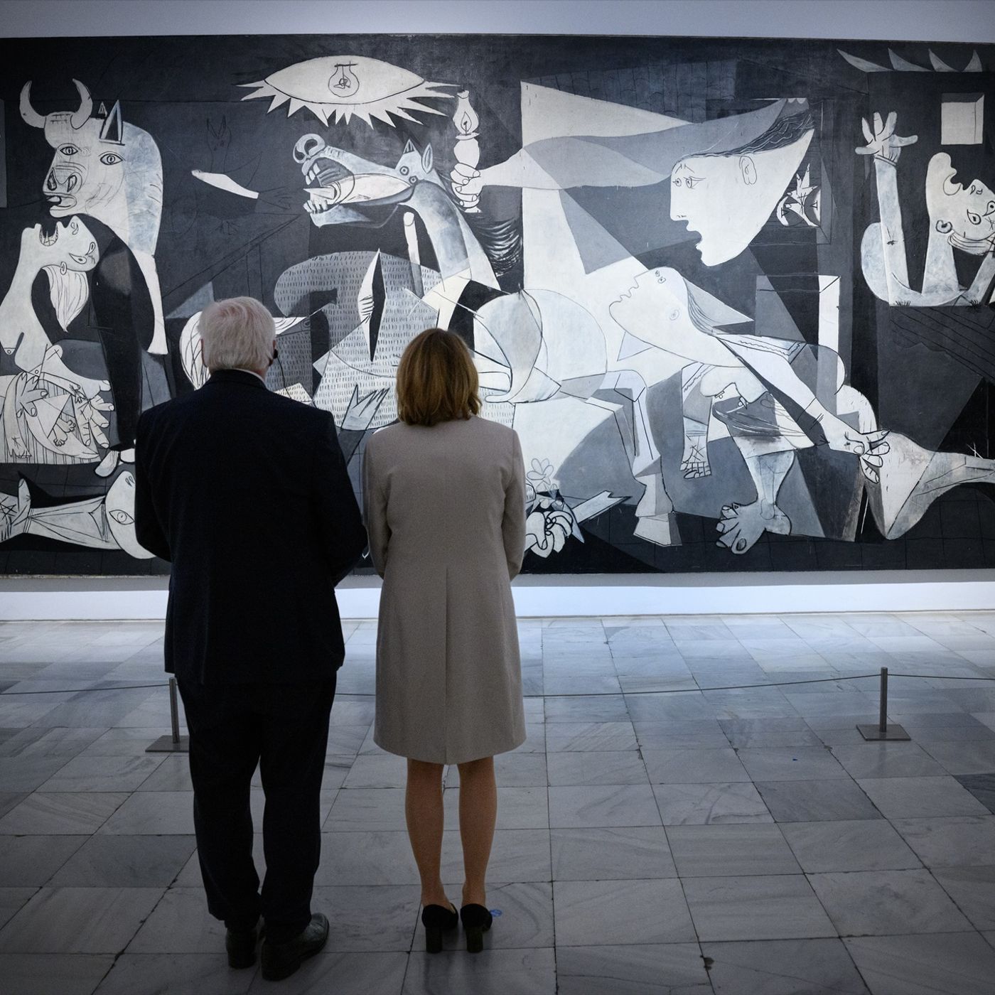 La República de los Tonnntos: La "catetada" del PNV con el Guernica que denuncia Ayuso