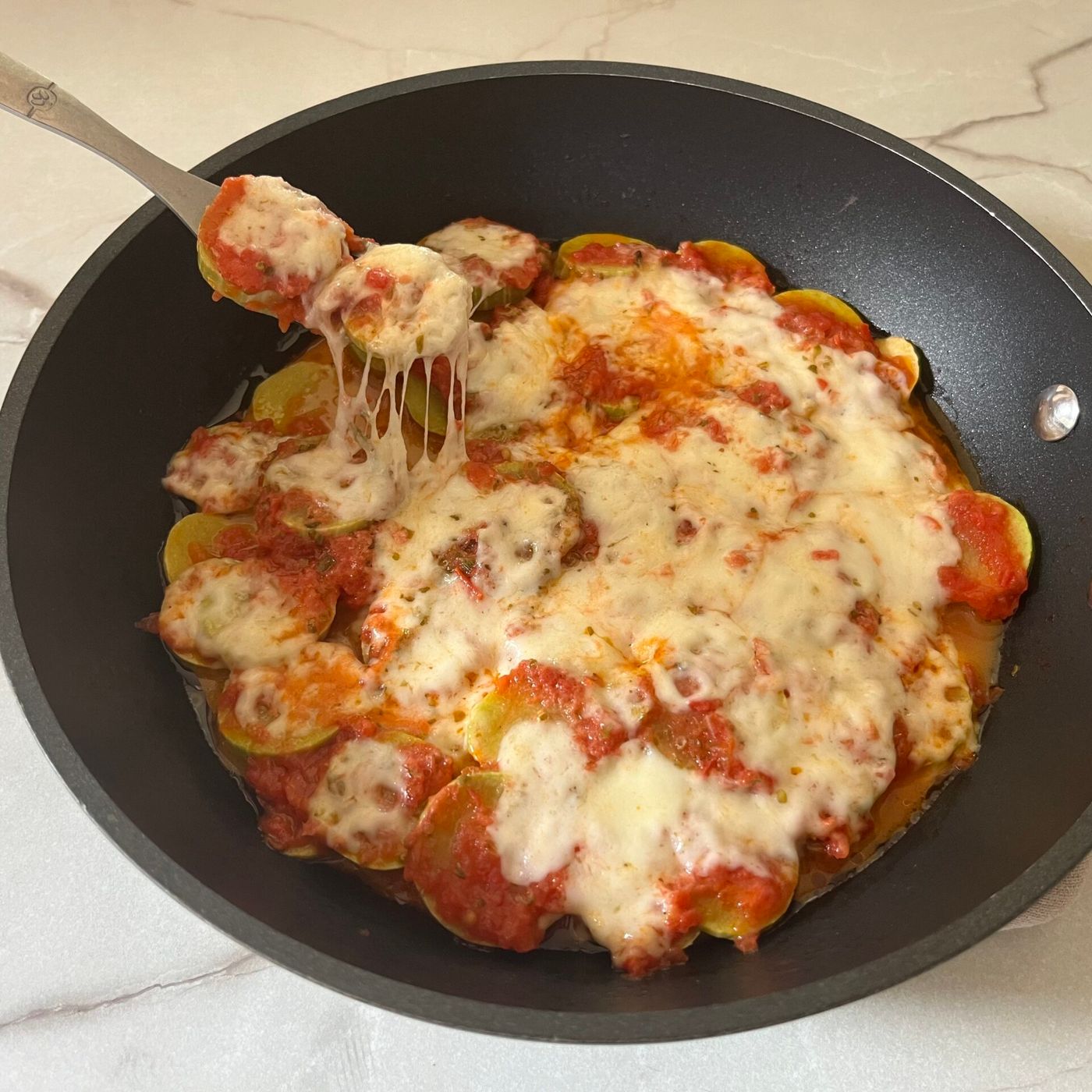 Zucchine alla pizzaiola IN PADELLA, meglio della pizza margherita! episode artwork