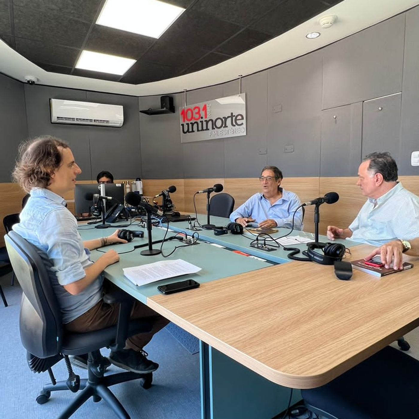 La Historia Continúa :: Podcast
