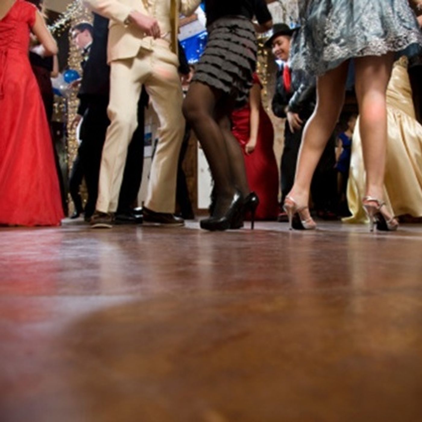 (Smile File) A Service For Those Struggling to Afford Prom