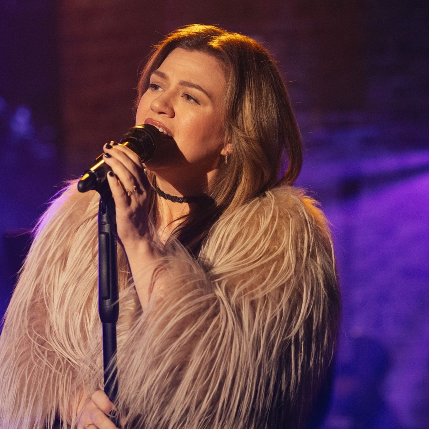 Kelly Clarkson Returns to Instagram After Ex Brandon Blackstock's Death