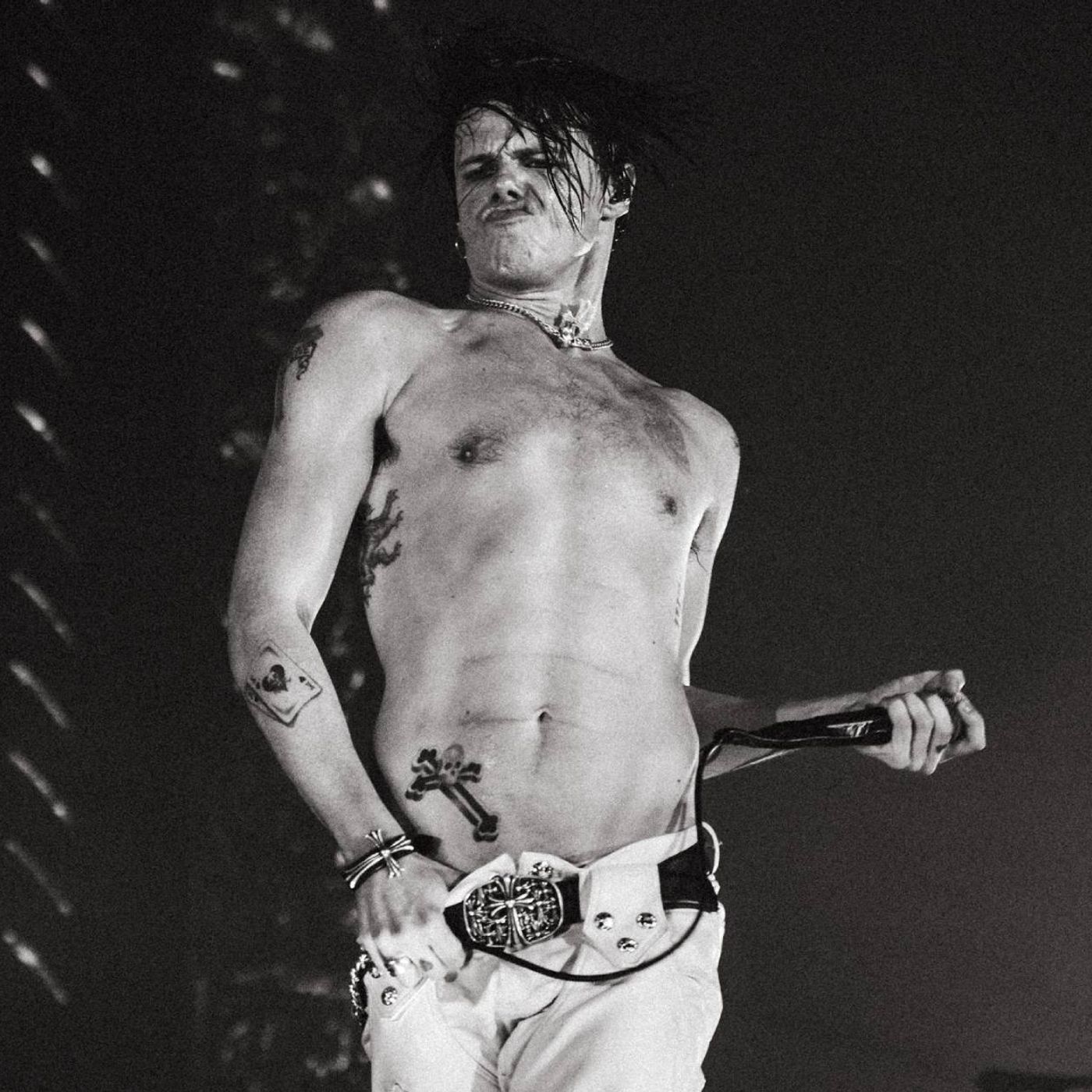 Yungblud breaks his leg in motorbike accident, vows to still play European festivals this week episode artwork