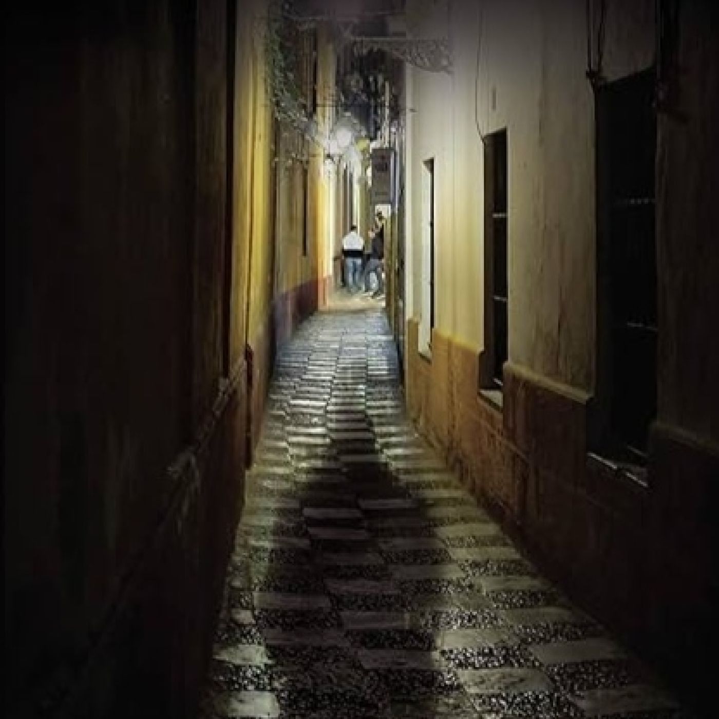 Al filo de lo real nº.390: Lugares aterradores (Casas encantadas y fenómenos paranormales) episode artwork