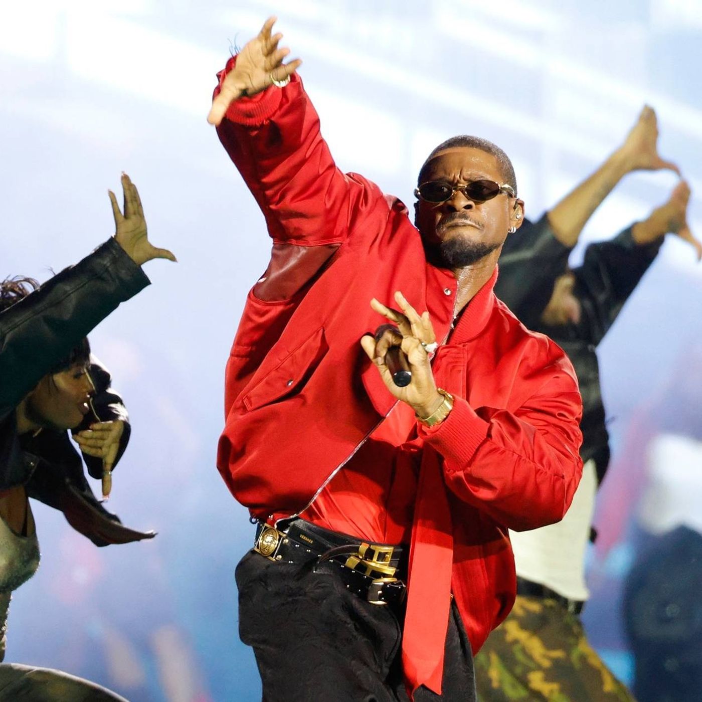 Usher responds to viral claims that he was replaced by a body double at one of his concerts episode artwork