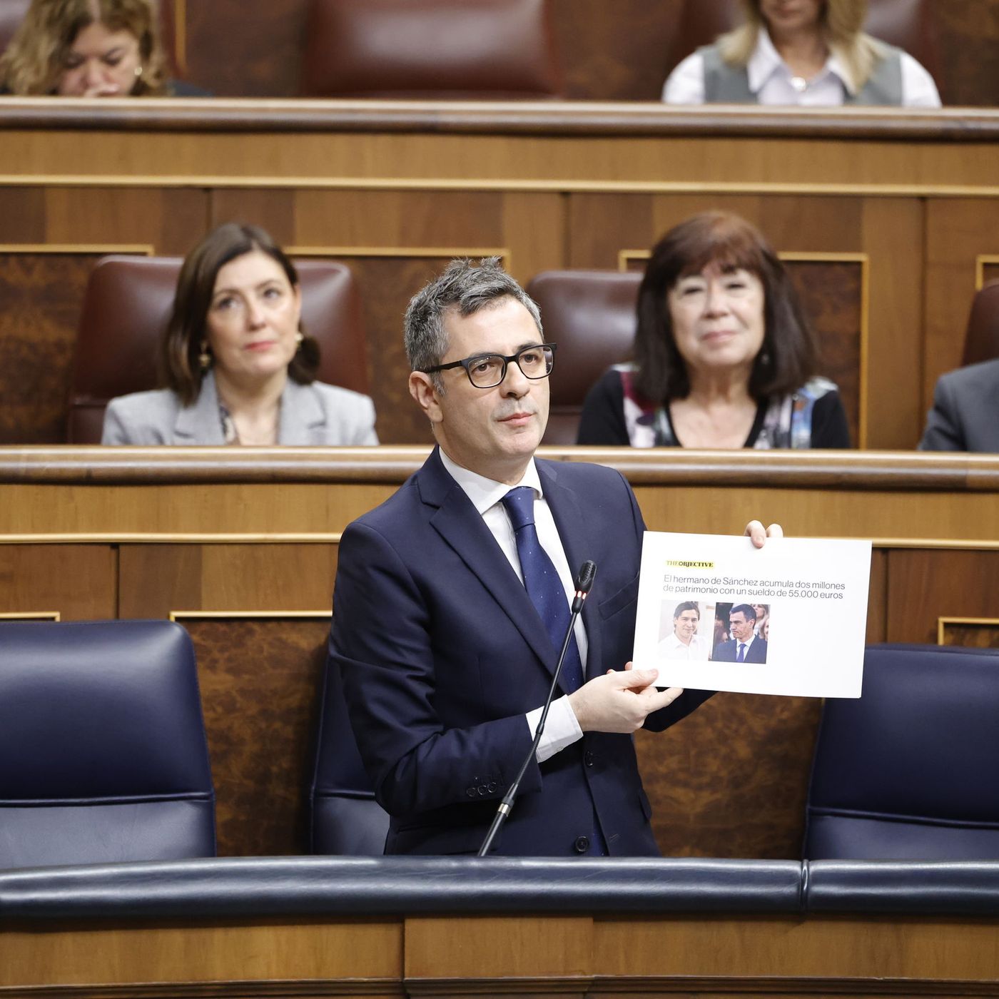 Tertulia de Federico: El Gobierno intenta escapar de la corrupción persiguiendo bulos