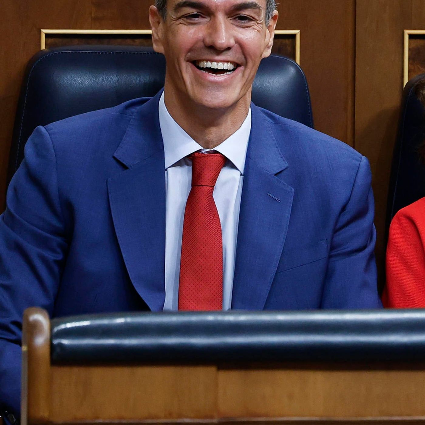 Tertulia: El PSOE, partido especialista en poner gatos muertos encima de la mesa