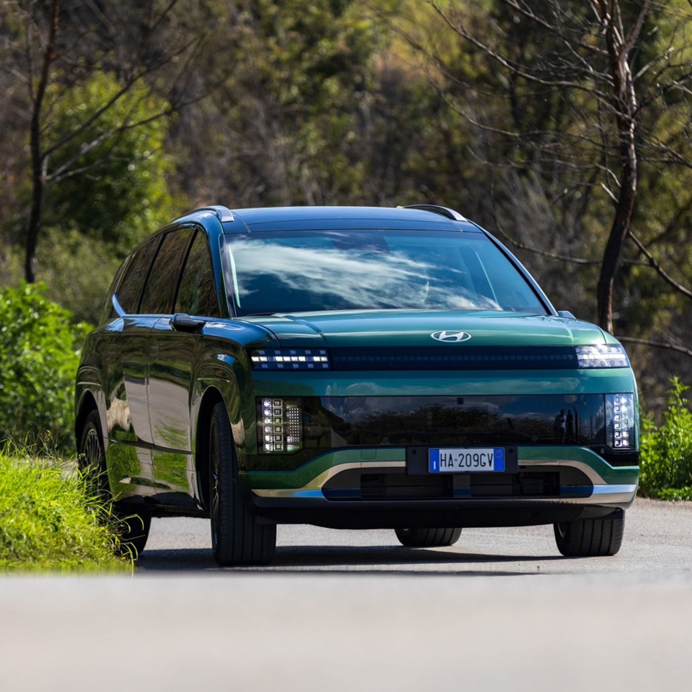 HYUNDAI IONIQ 9 - Il SUV elettrico che ridefinisce il comfort e la mobilità premium