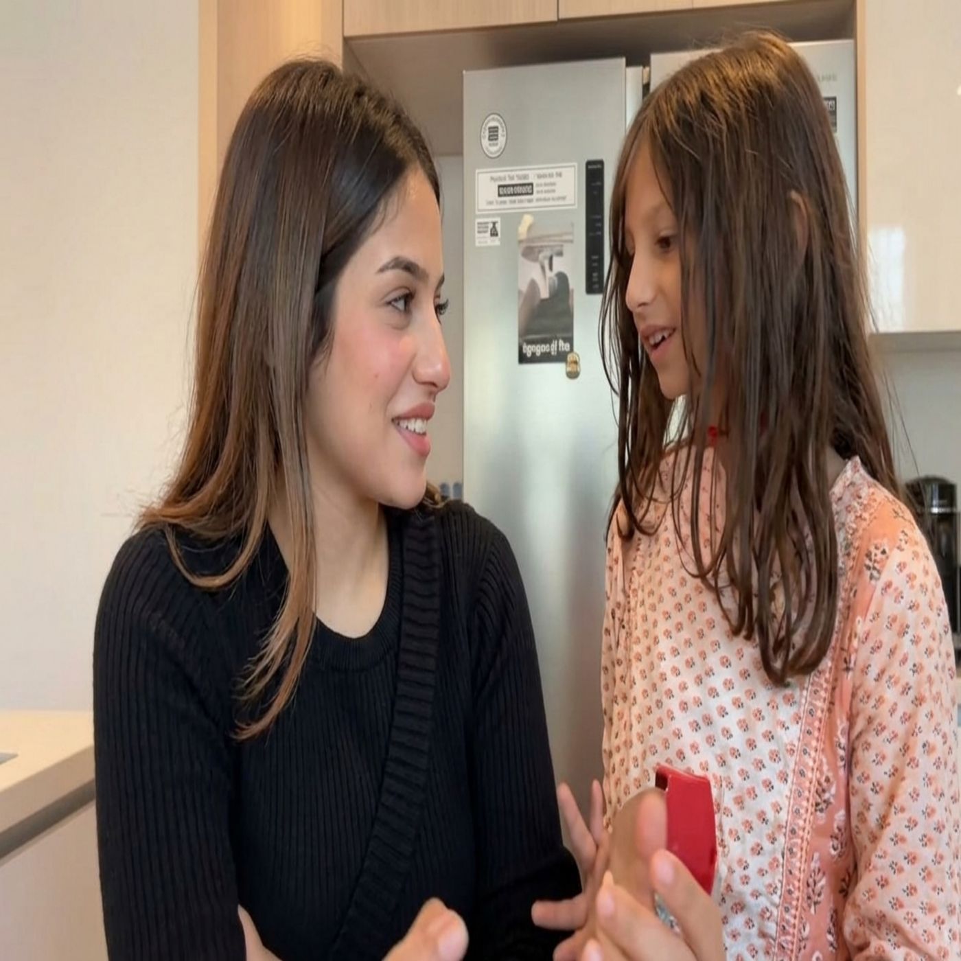 🍰❤️ روان وميرا تحضّران ألذ حلوى معًا! 🥰✨