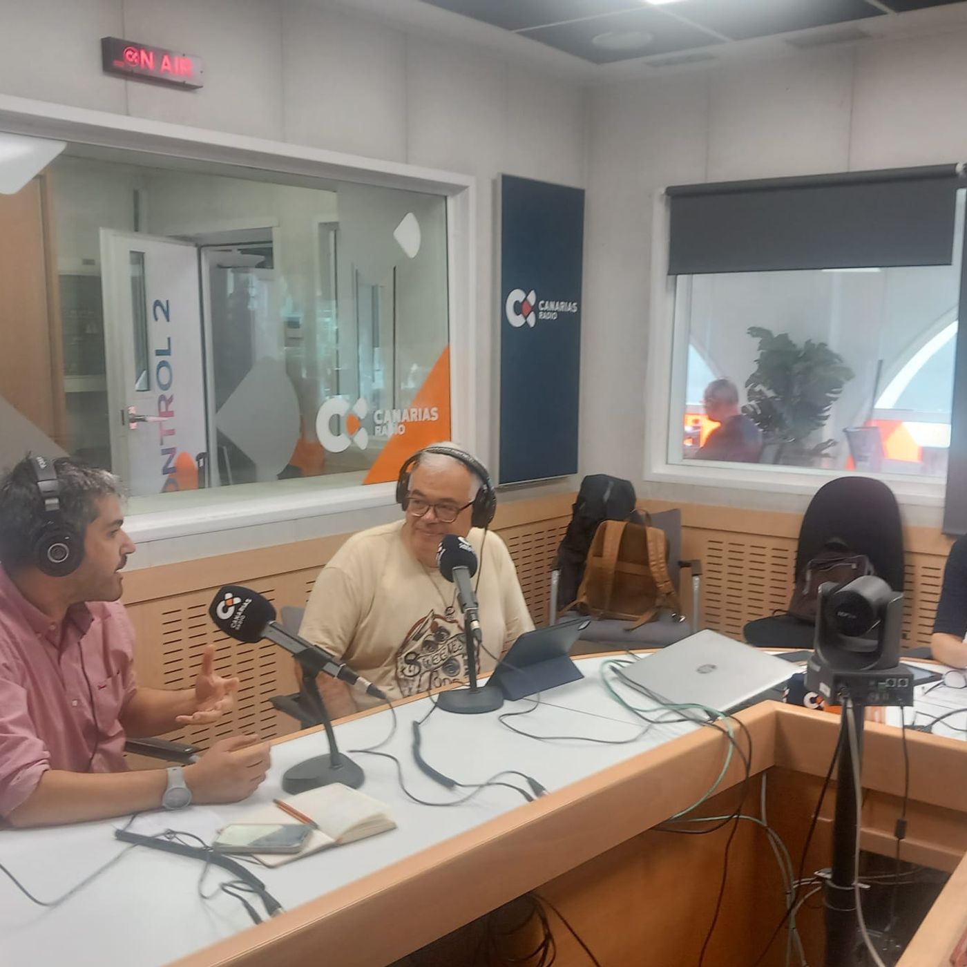 Milenarios, por Juan Carlos Saavedra