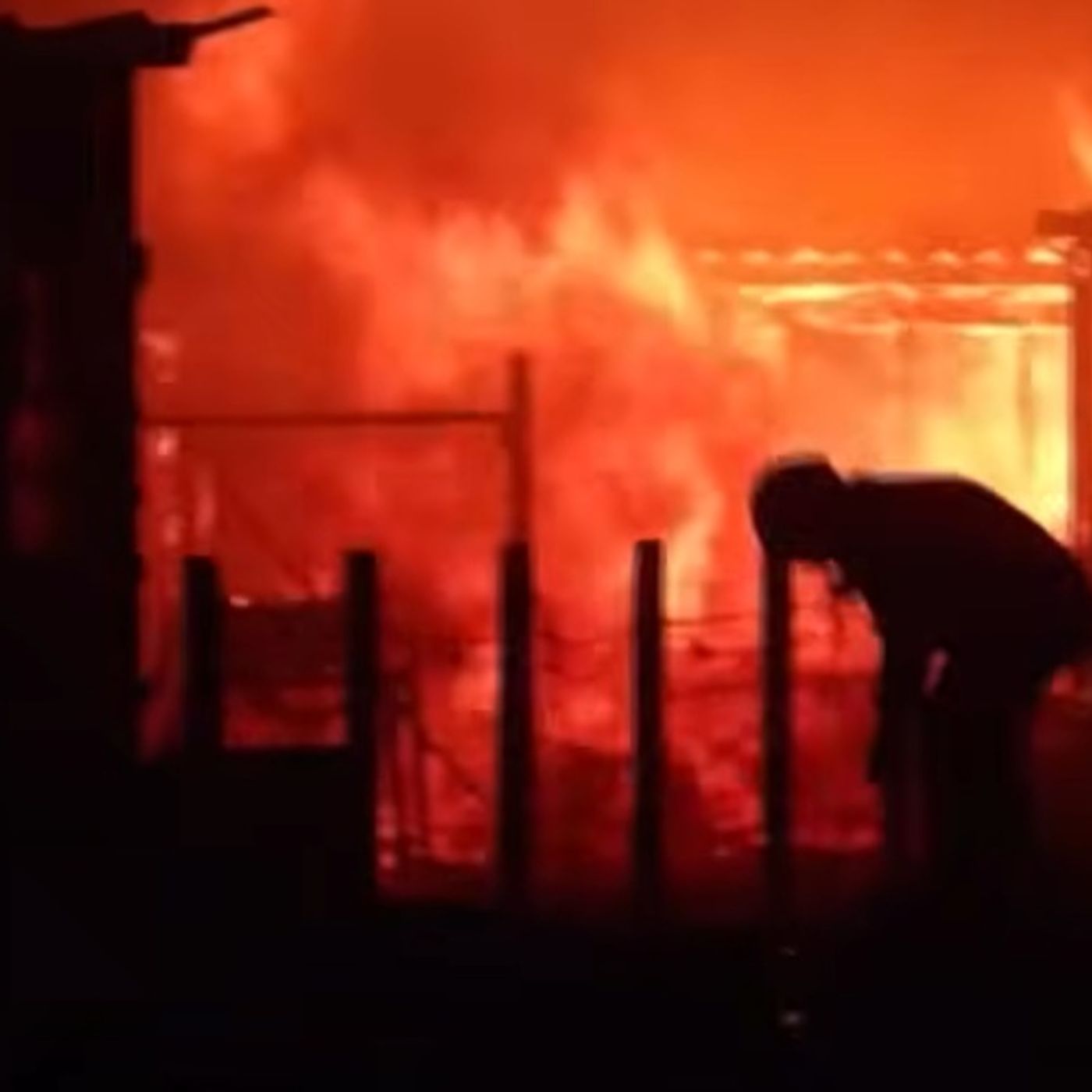 Incendi tra Spagna e Francia: migliaia di evacuati, roghi fuori controllo episode artwork