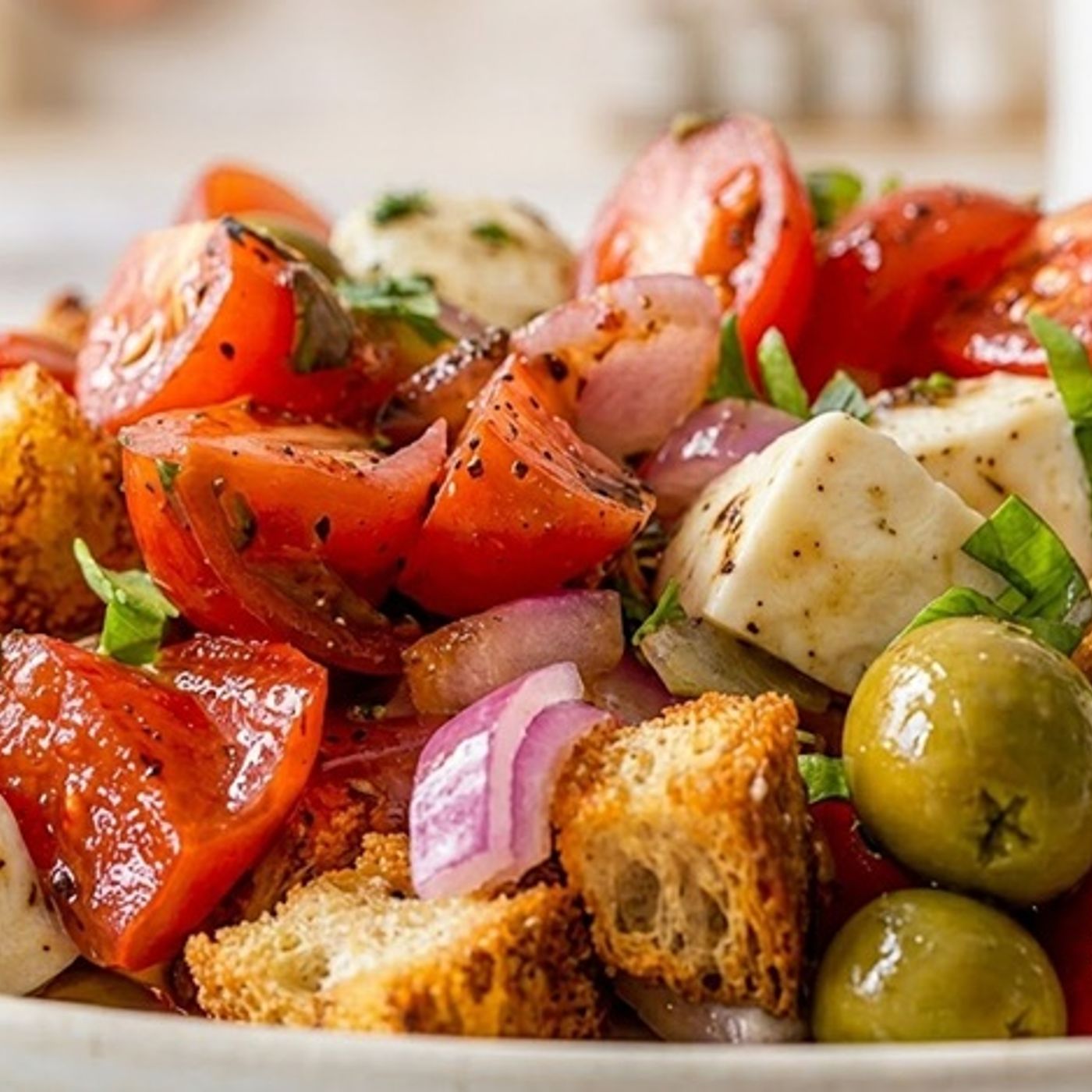 Ricetta della Panzanella: il Piatto Freddo Estivo Ricco e Saporito