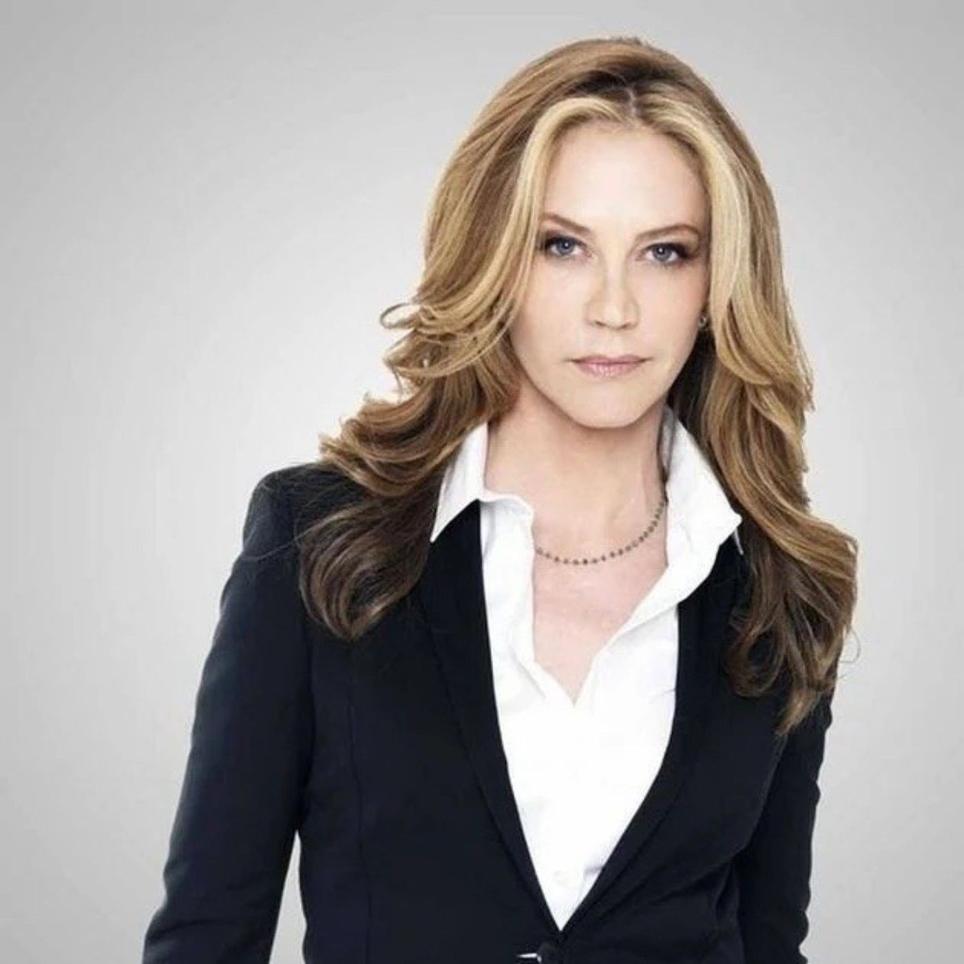 Ally Walker - Author (The Light Runner) / Actress (Sons of Anarchy / Longmire / Profiler)