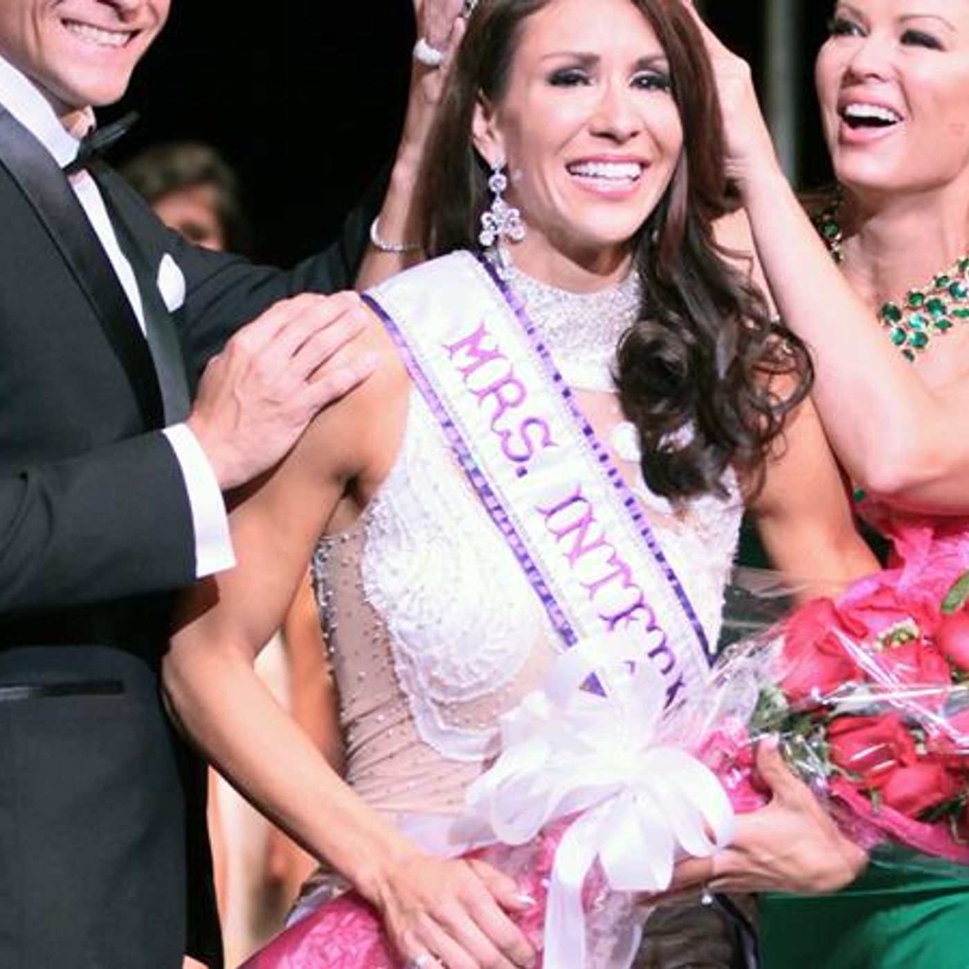 Mrs International 2014 - Maggi Thorne