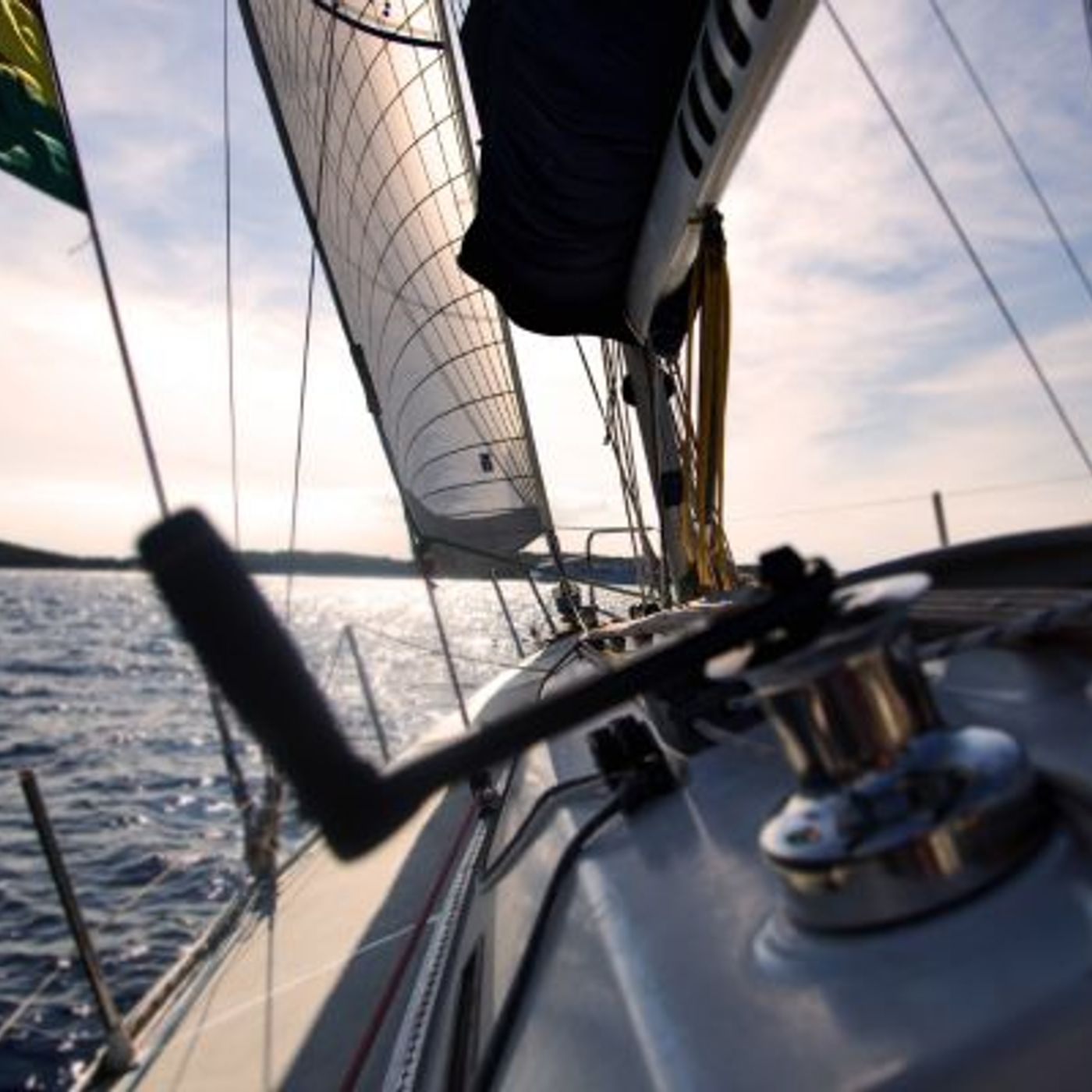 Slow travel : pour se passer de l'avion et du ferry, "Sail Coop" lance les traversées à la voile episode artwork