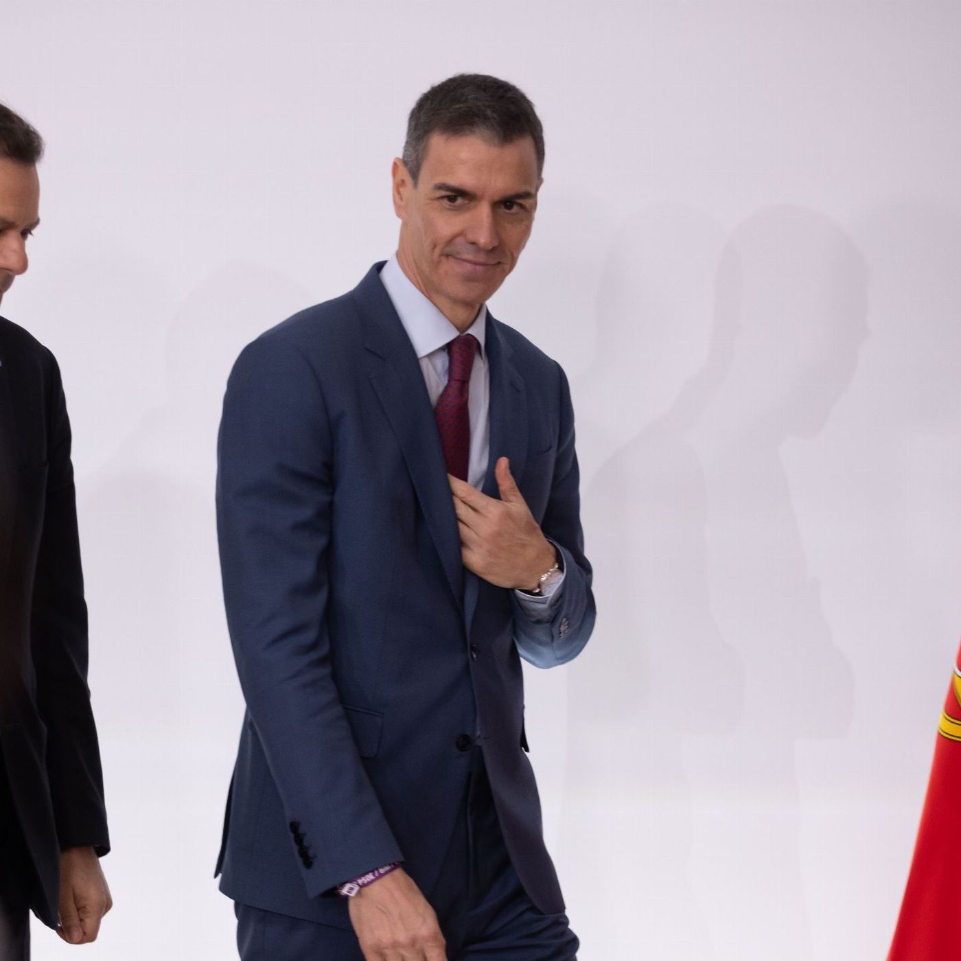 Prensa económica: ¿Por qué Red Eléctrica tira energía renovable? El gasto para evitar apagones se dispara en España