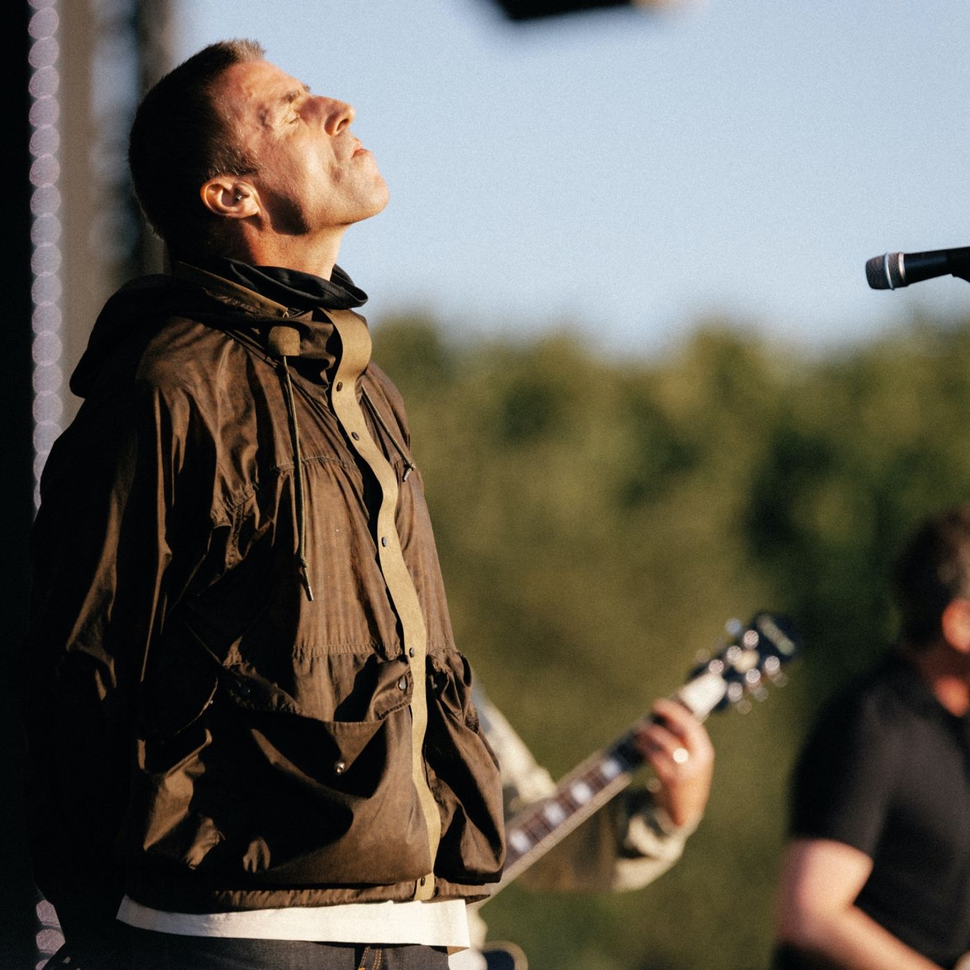Is the new Oasis teaser telling us they’re playing a Manchester residency? episode artwork