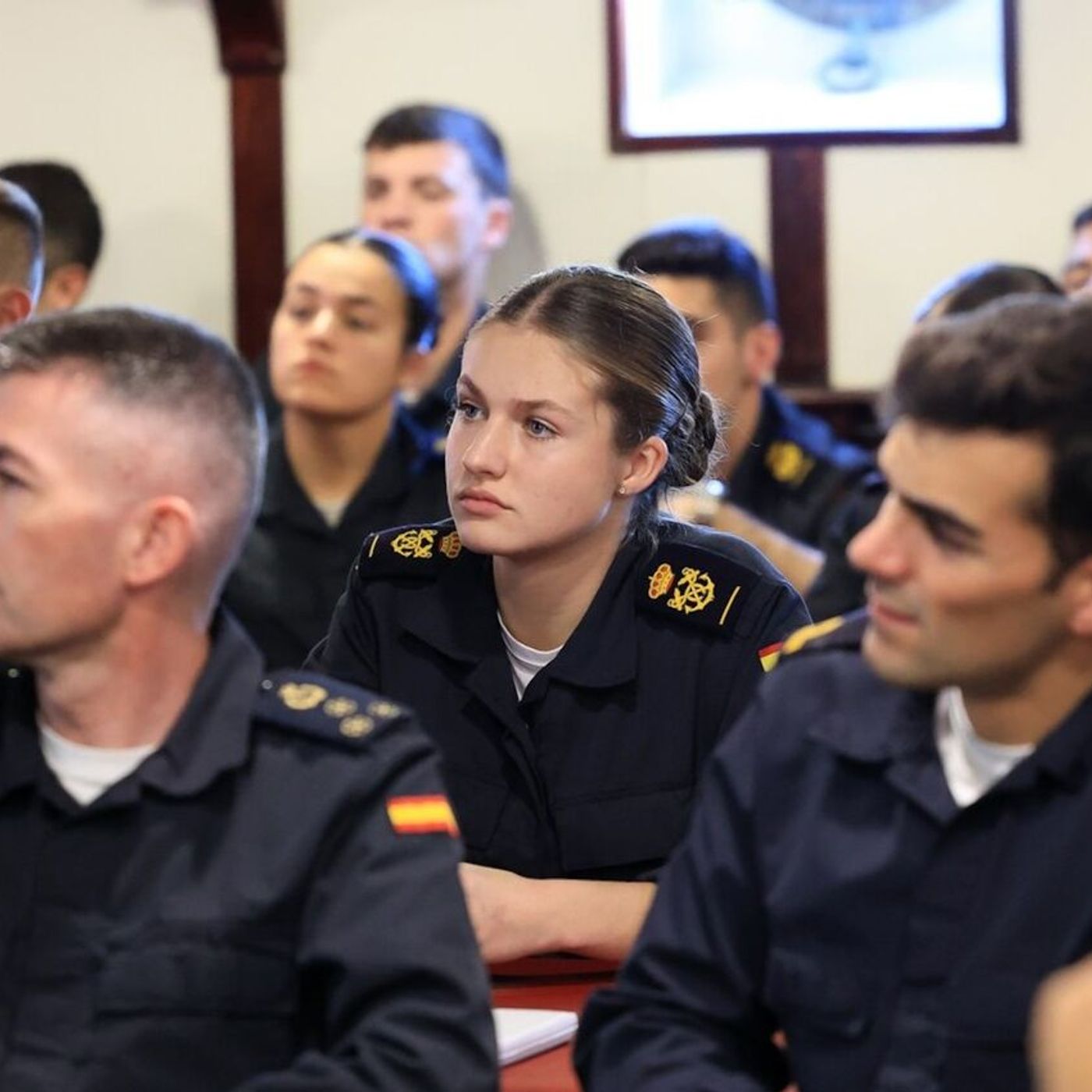 Crónica Rosa: La escapada chilena de Leonor y el baño de masas de Felipe VI en Valencia