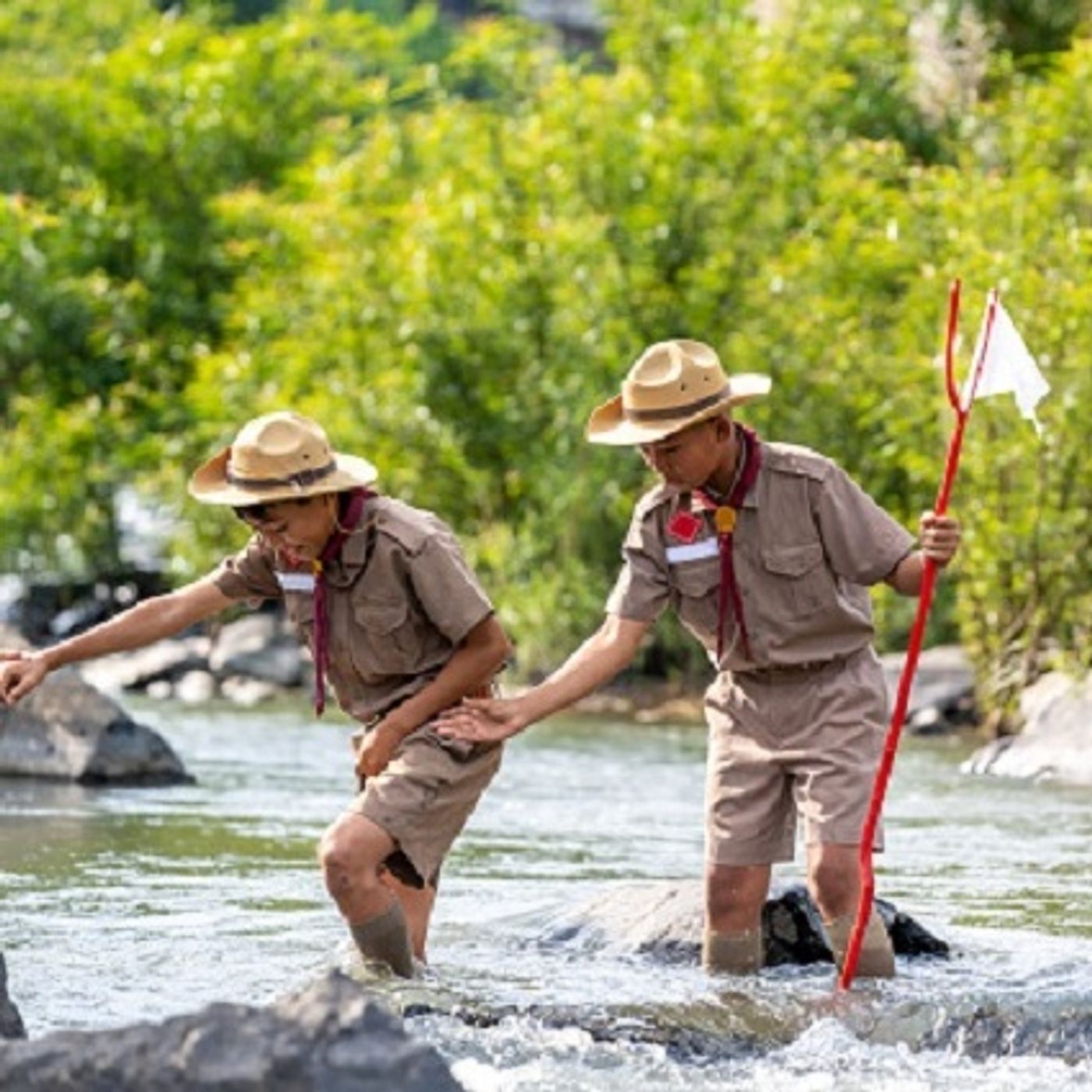 (Smile File) Boy Scouts Use Training to Help Injured Counselor episode artwork