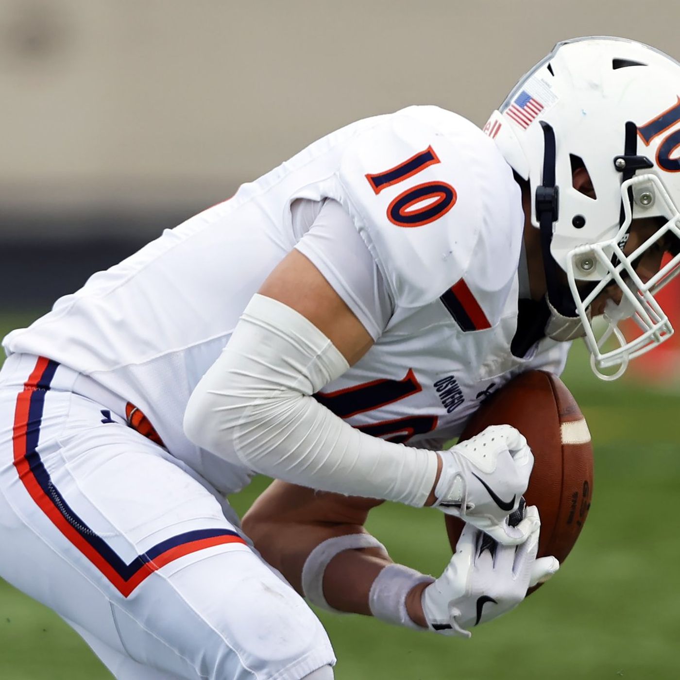 Mariano Velasco’s 2 TD catches, pick 6 rally Oswego past Maine South, reach semis for first time since 2003