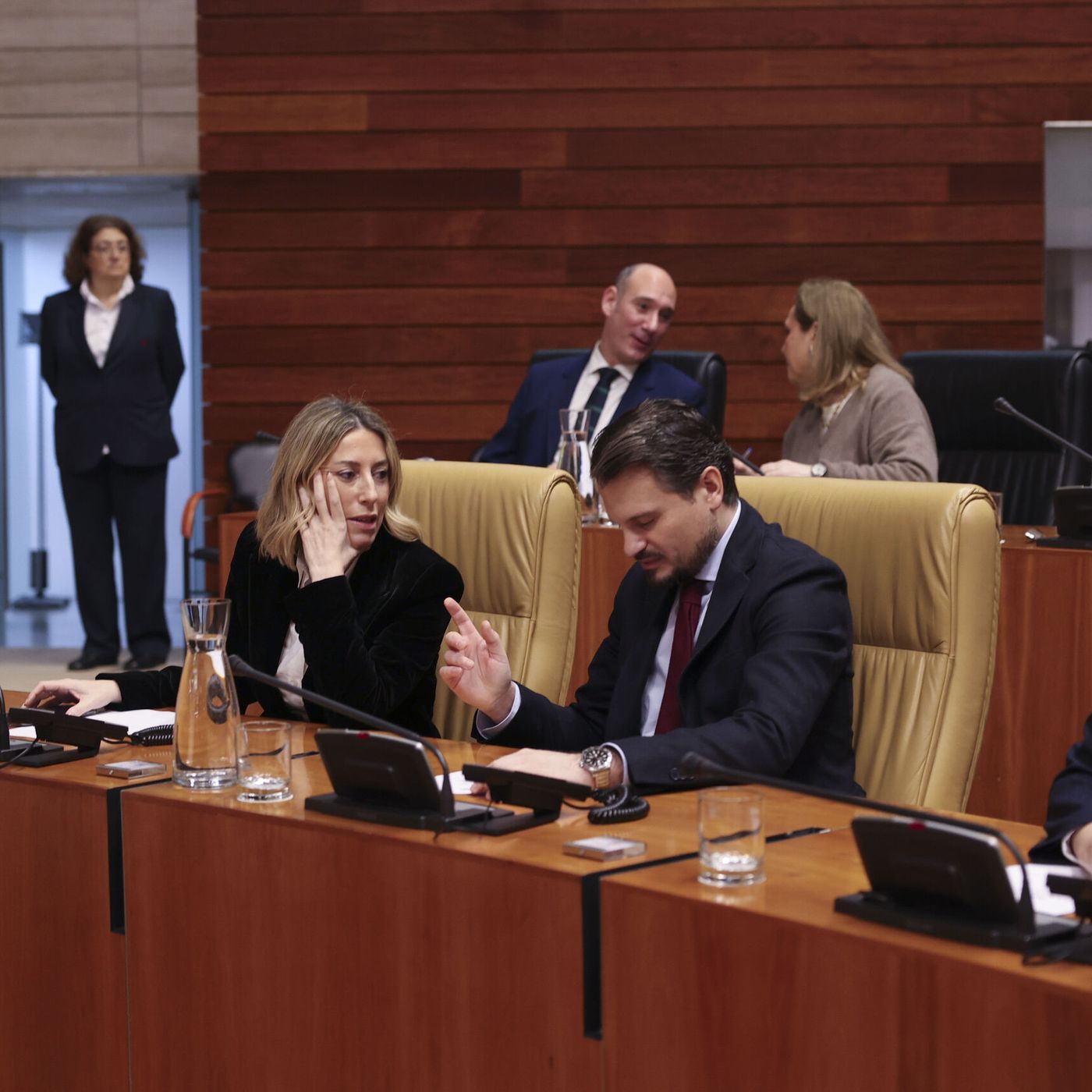 Un politólogo señala el problema en Extremadura: "El PP necesita una estrategia clara, atacar a Vox no es una opción"