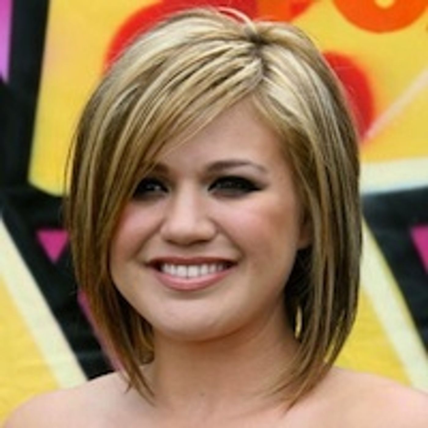 Max talked to Kelly Clarkson in Feb 2013 episode artwork