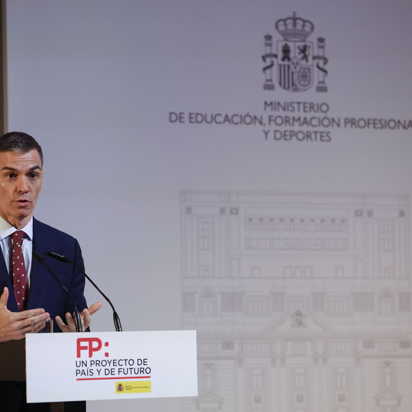 Es Noticia: Sánchez se queda solo buscando apoyos