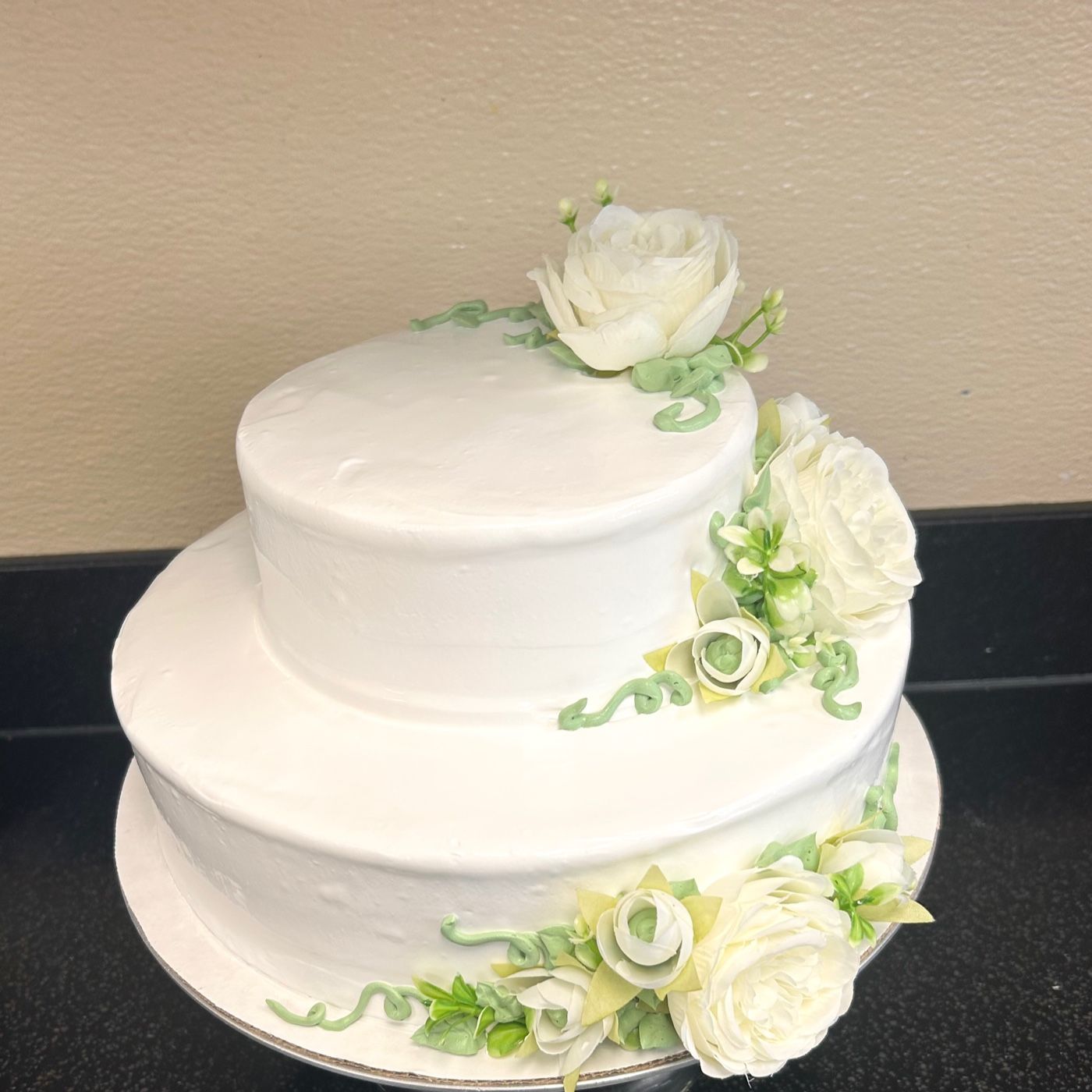 Making and Decorating an Ice Cream Cake