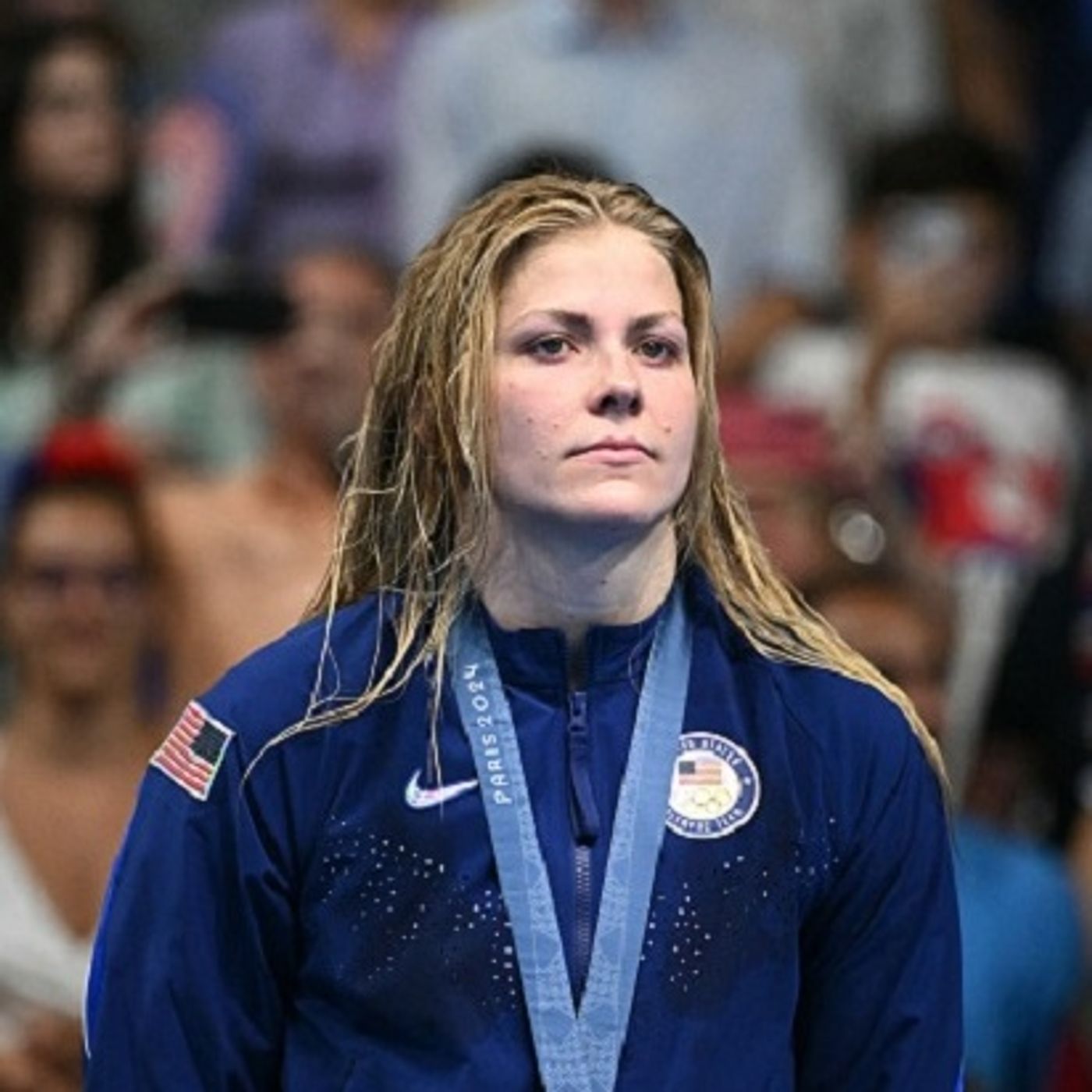 Olympian wins same metal for same event as her father (Smile File) episode artwork
