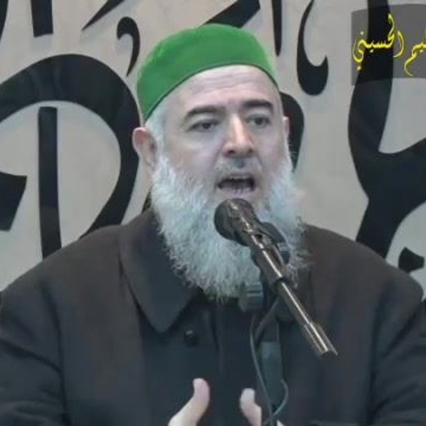 أنّ دينَ الله تعالى في السّماء والأرضِ واحدٌ وهوَ دينُ الإسلام أي أنّه لا دينَ ارتضاه الله لعبادِه لملائكته وللإنسِ والجنّ إلاّ الإسلام،