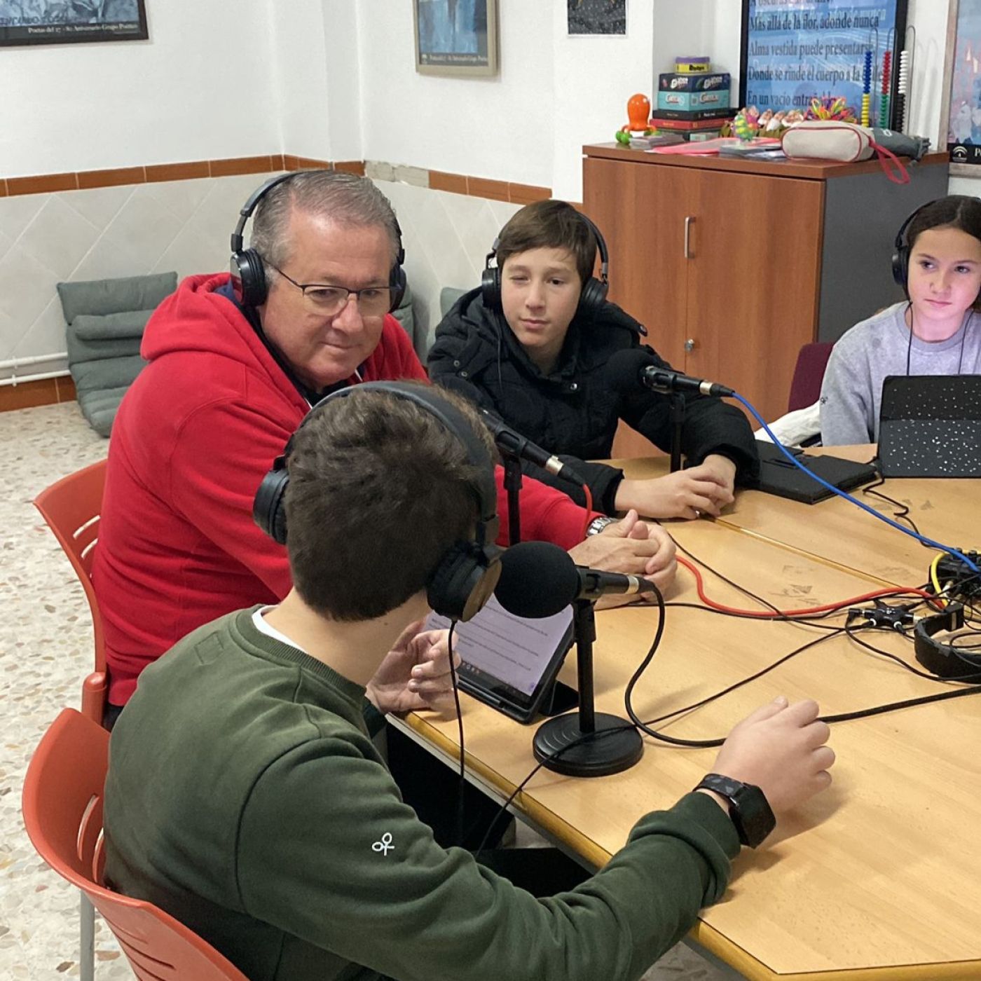 "El profesor tiene que ser un soporte y una imagen para el alumno". episode artwork