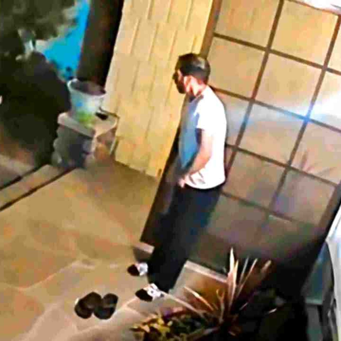 Man Walks Outside To Find Decapitated Roommate episode artwork
