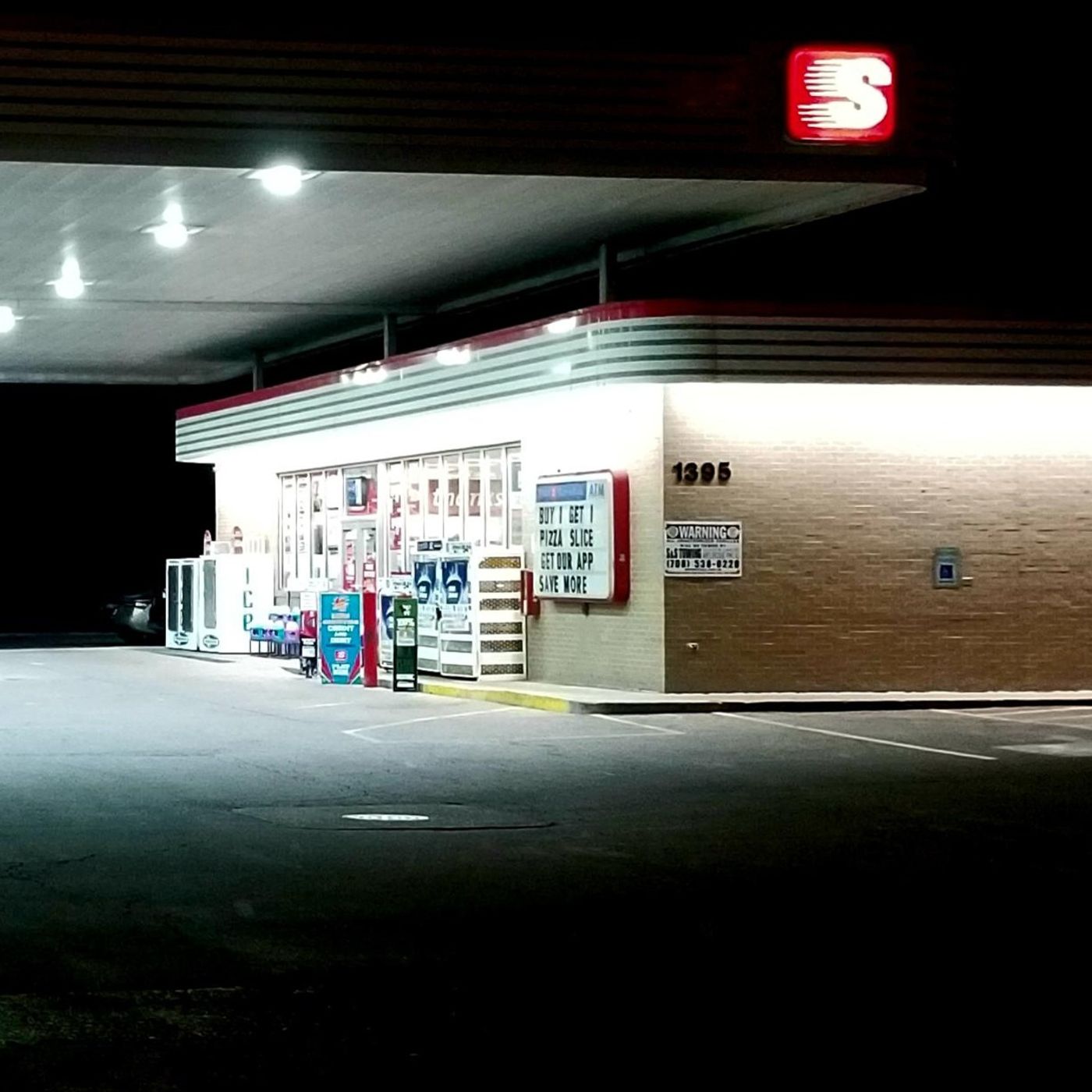 L'erogatore difettoso - Tales from the gas station s1e6 episode artwork