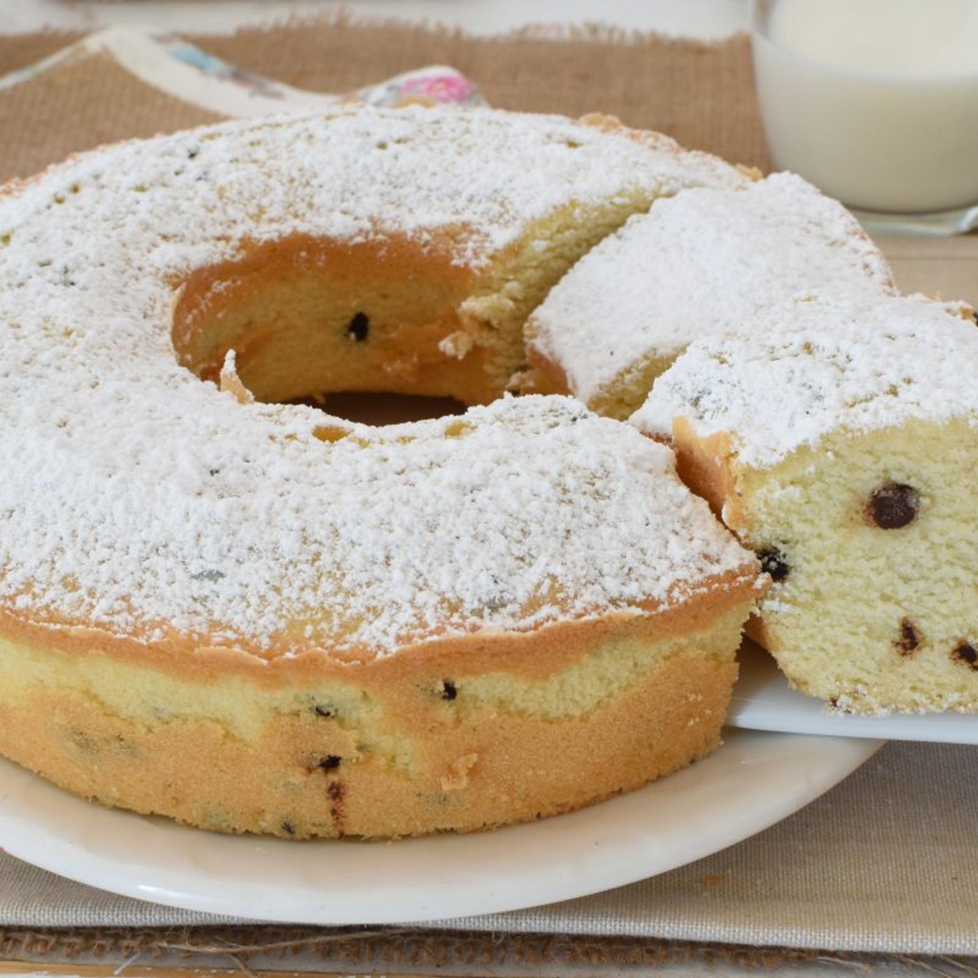 Ciambella Leggera Senza Grassi: soffice, alta e con gocce di cioccolato senza burro né olio episode artwork