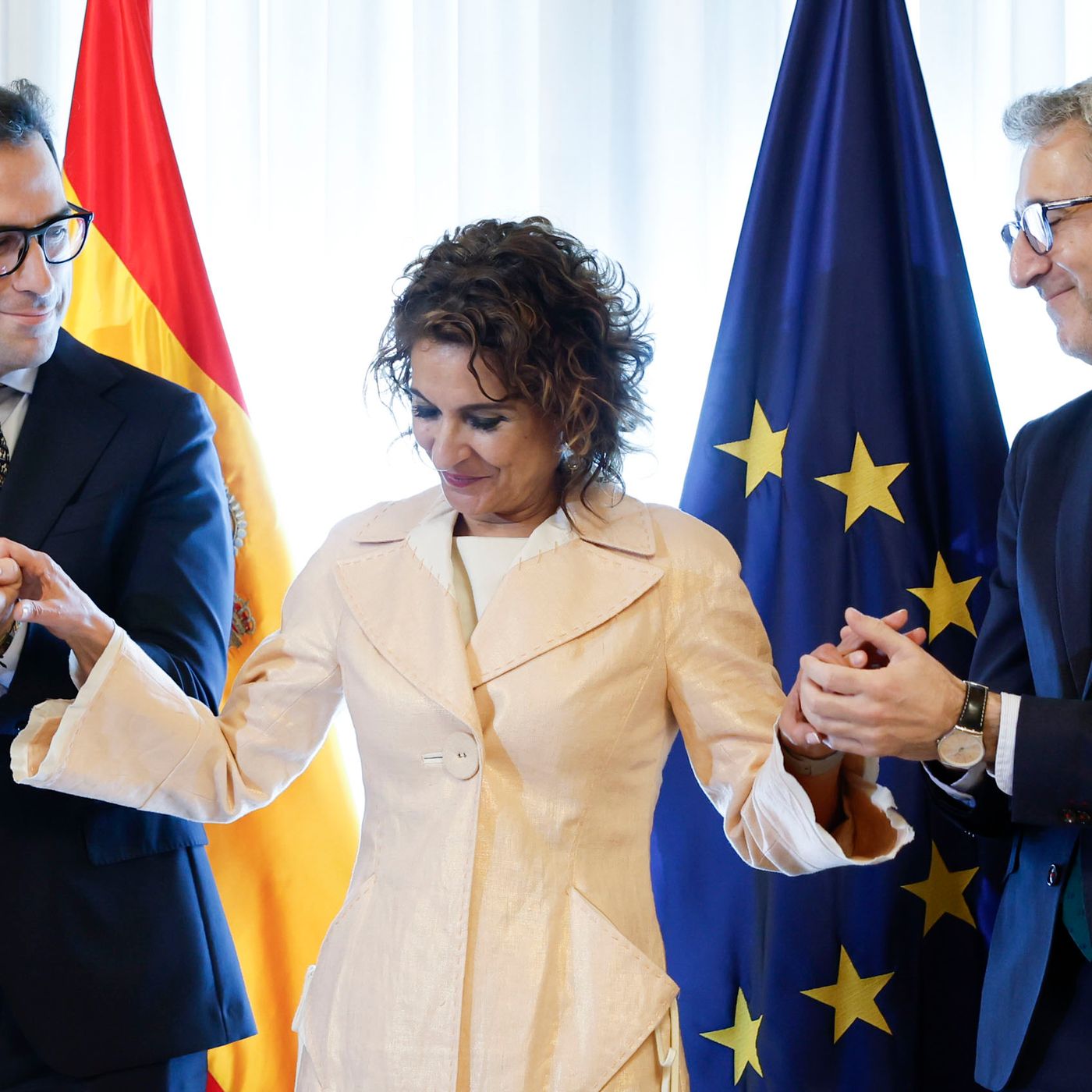 Tertulia de Herrero: Arcadi España asume la "difícil tarea" de los Presupuestos